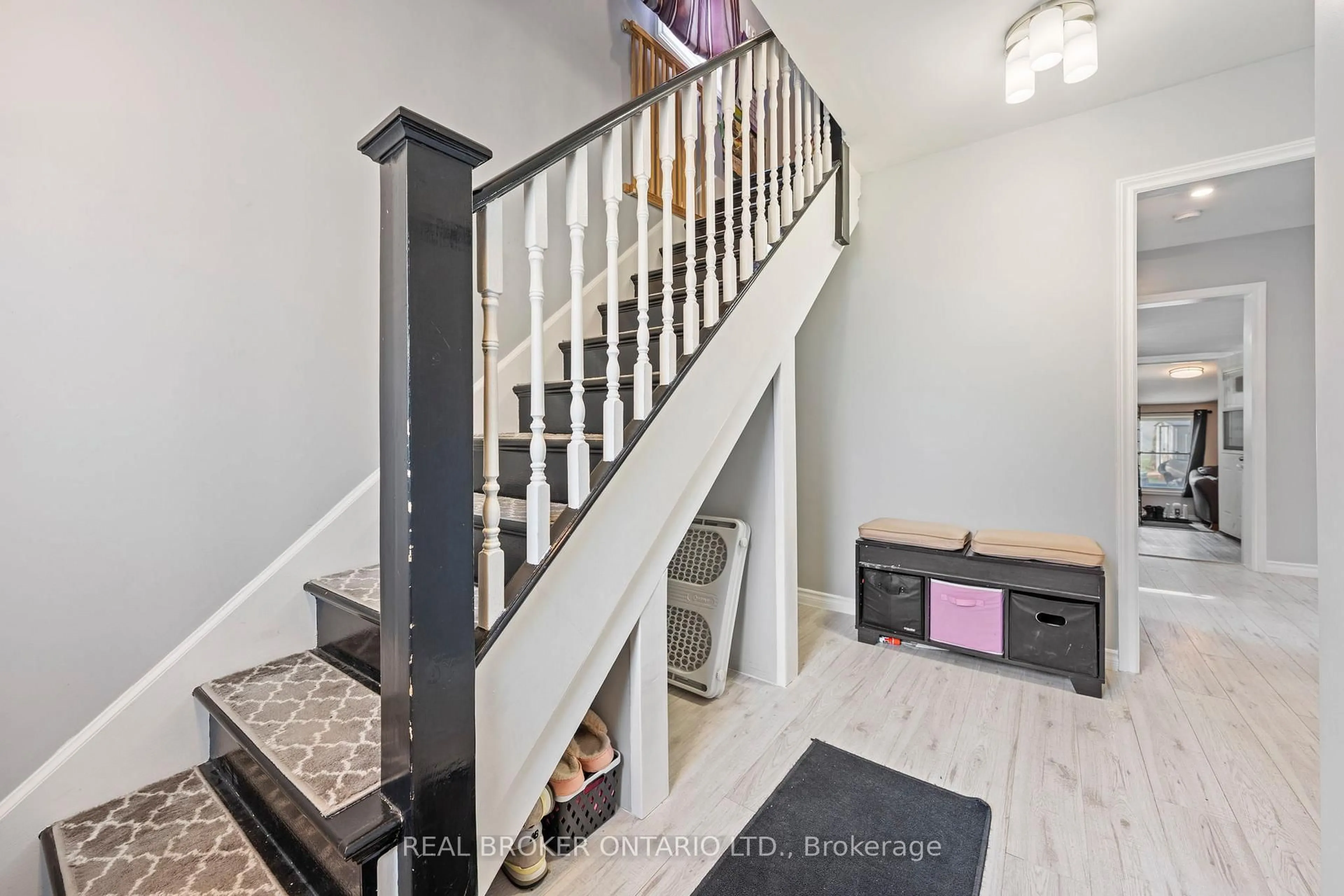 Indoor entryway for 75 Dublin St, Brantford Ontario N3R 2E5