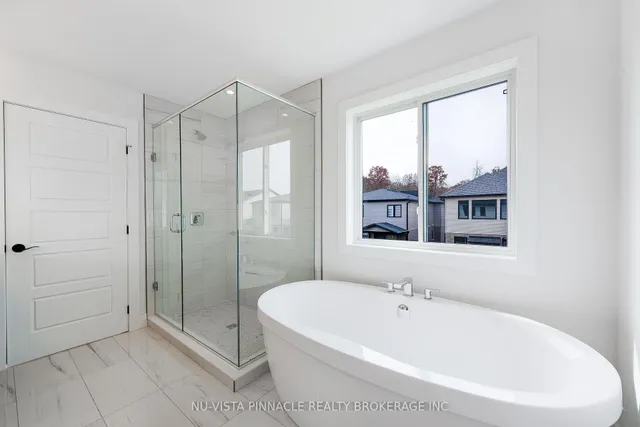 1689 Brayford Ave, London South 3