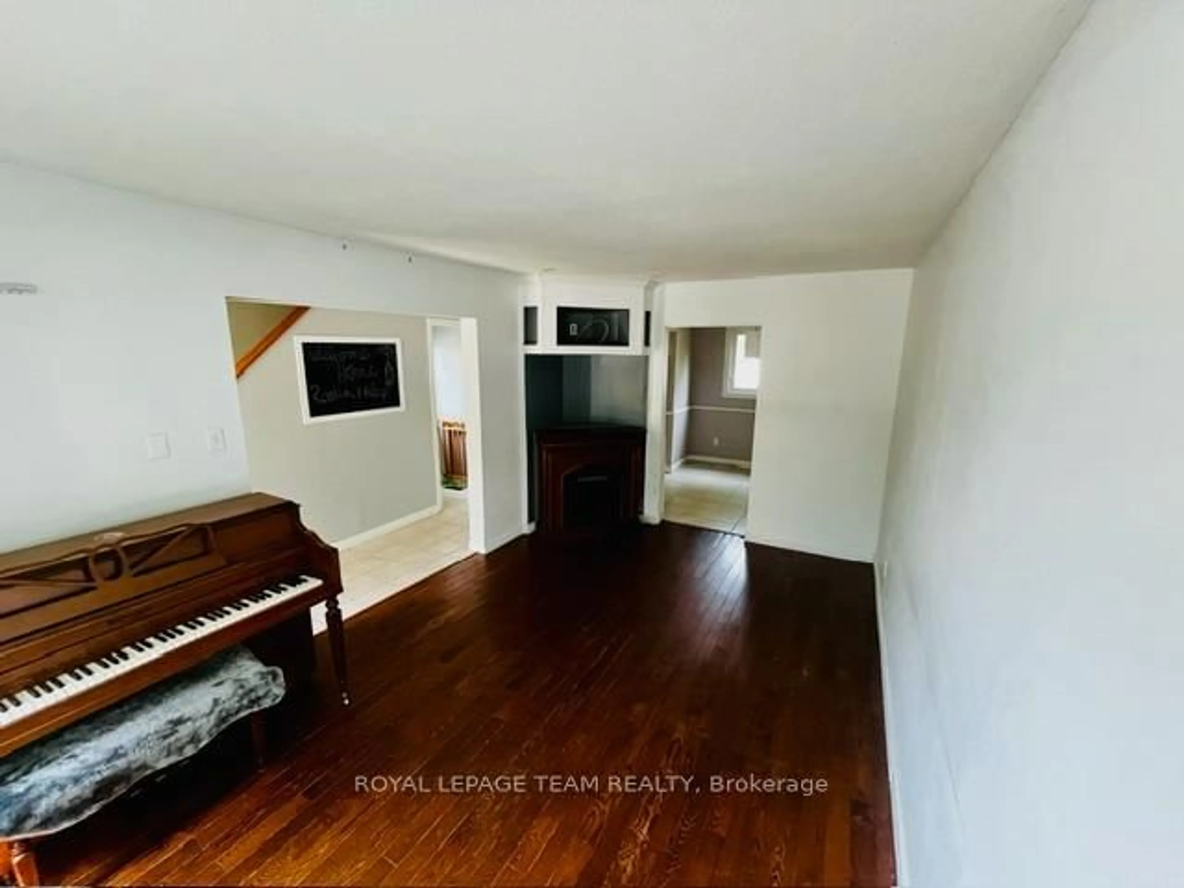 A pic of a room for 183 McElroy Dr, Kanata Ontario K2L 1X7