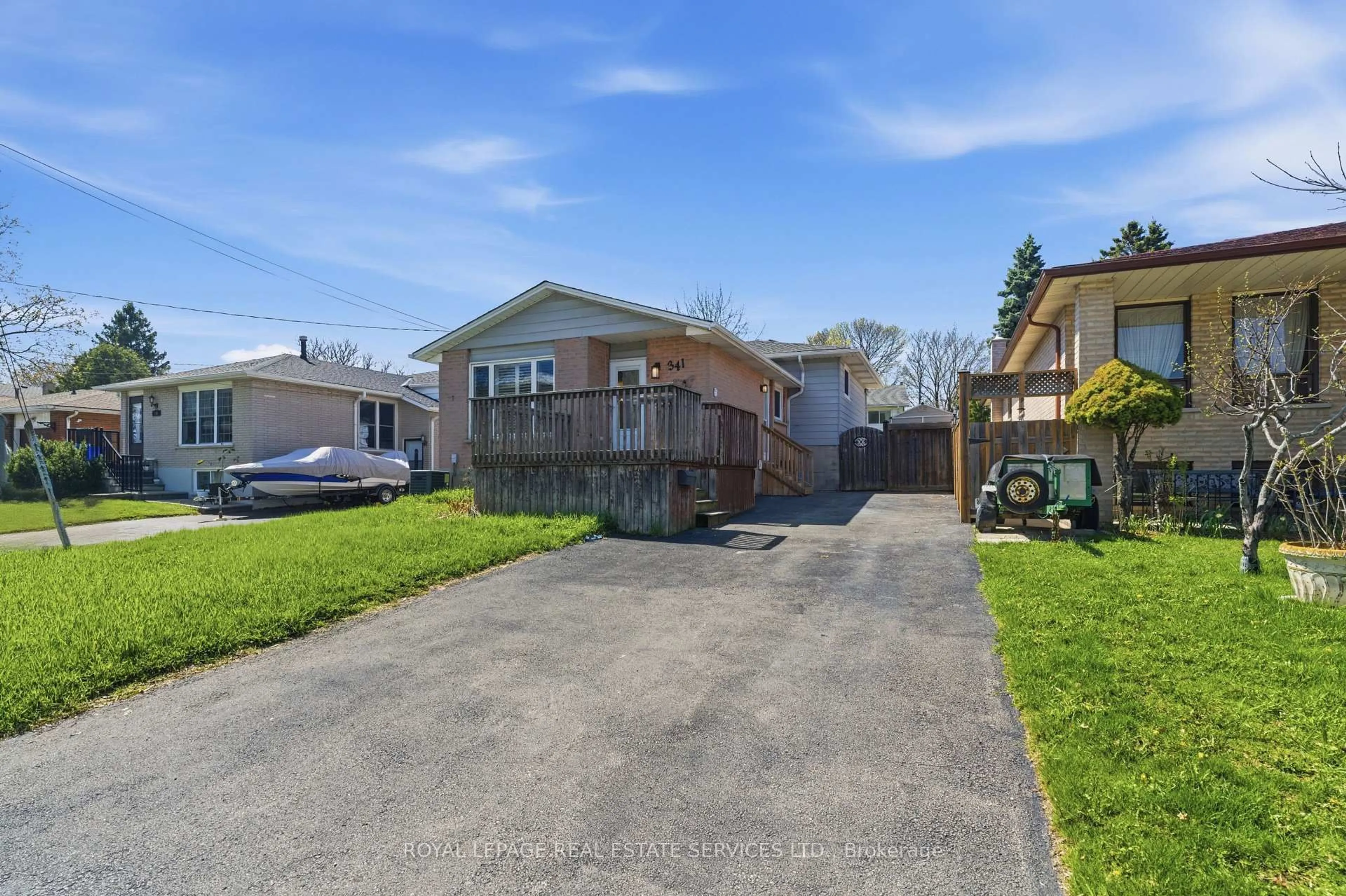 A pic from outside/outdoor area/front of a property/back of a property/a pic from drone, street for 341 Rexford Dr, Hamilton Ontario L8W 1W2