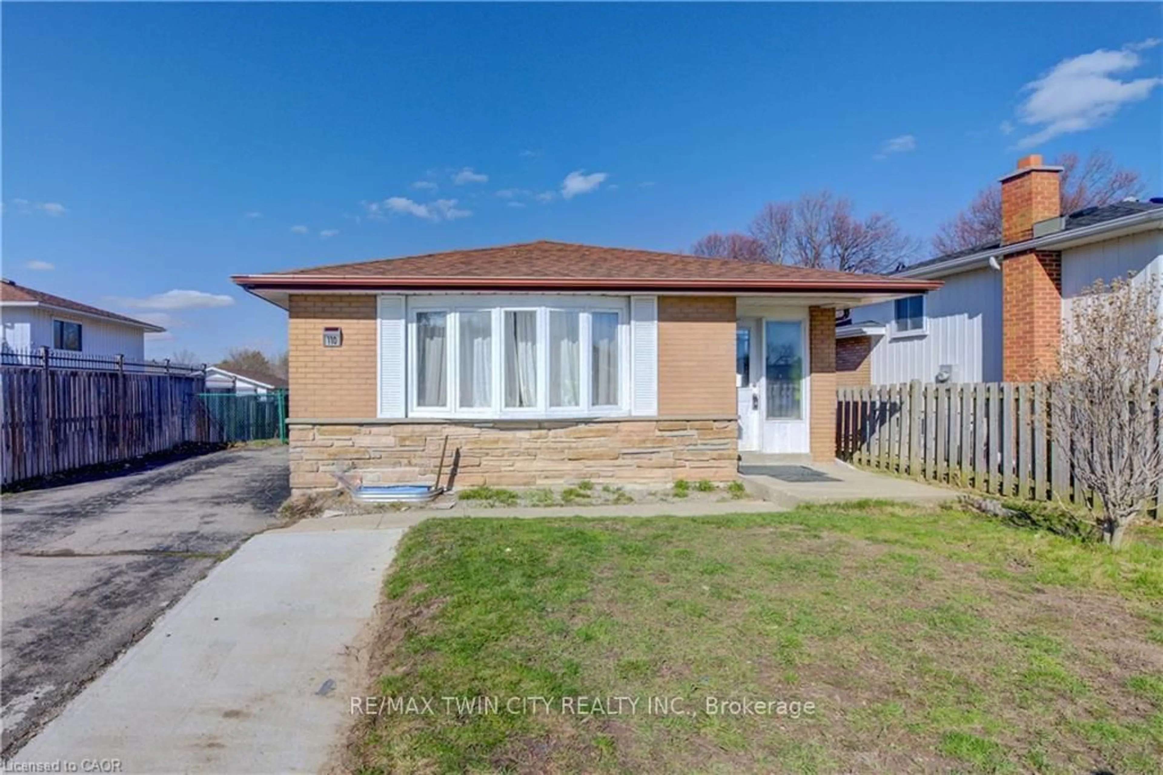 A pic from outside/outdoor area/front of a property/back of a property/a pic from drone, street for 110 HAZELGLEN Dr, Kitchener Ontario N2M 2E5