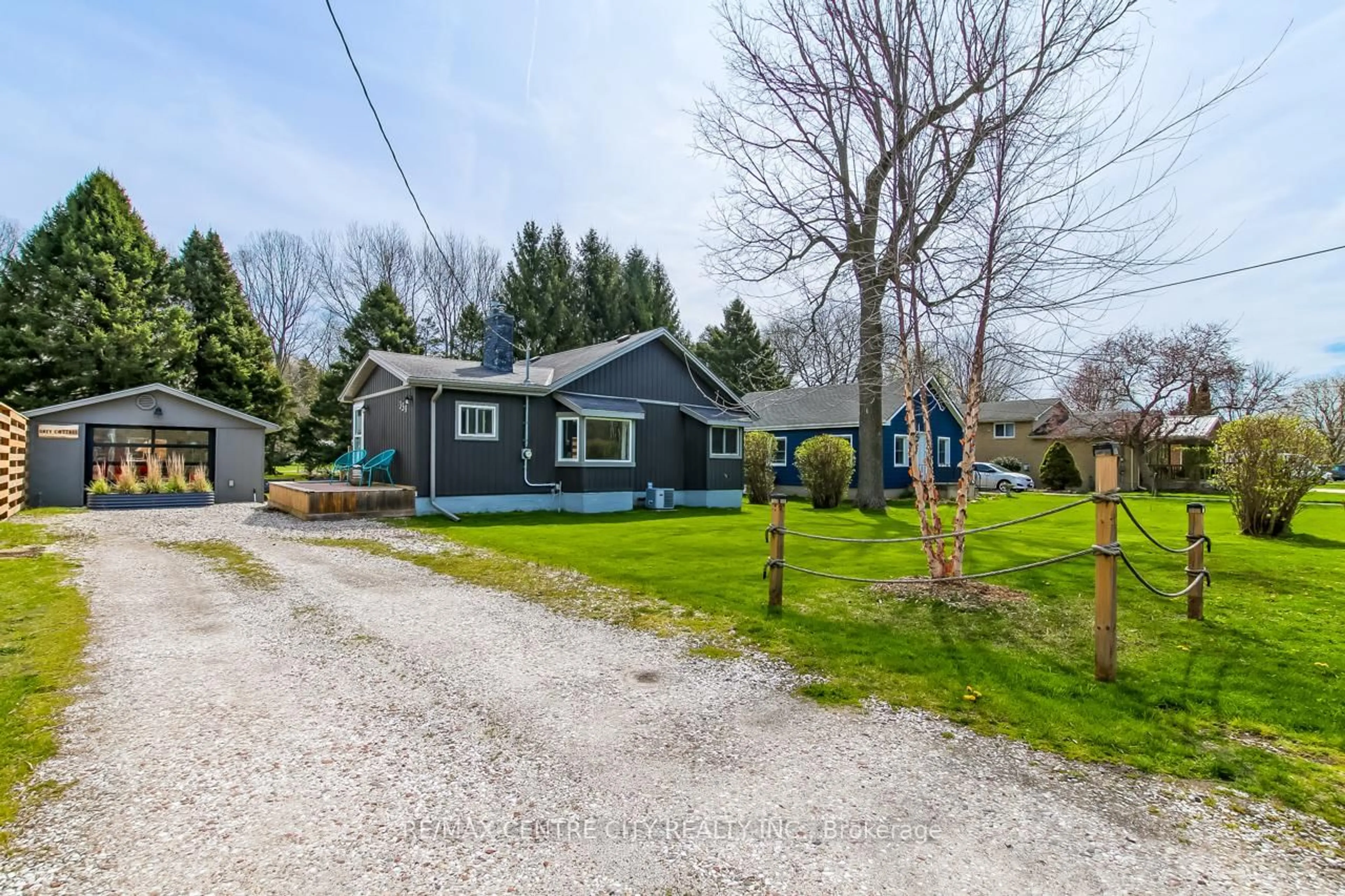 A pic from outside/outdoor area/front of a property/back of a property/a pic from drone, street for 339 CATHERINE St, Central Elgin Ontario N5L 1B5