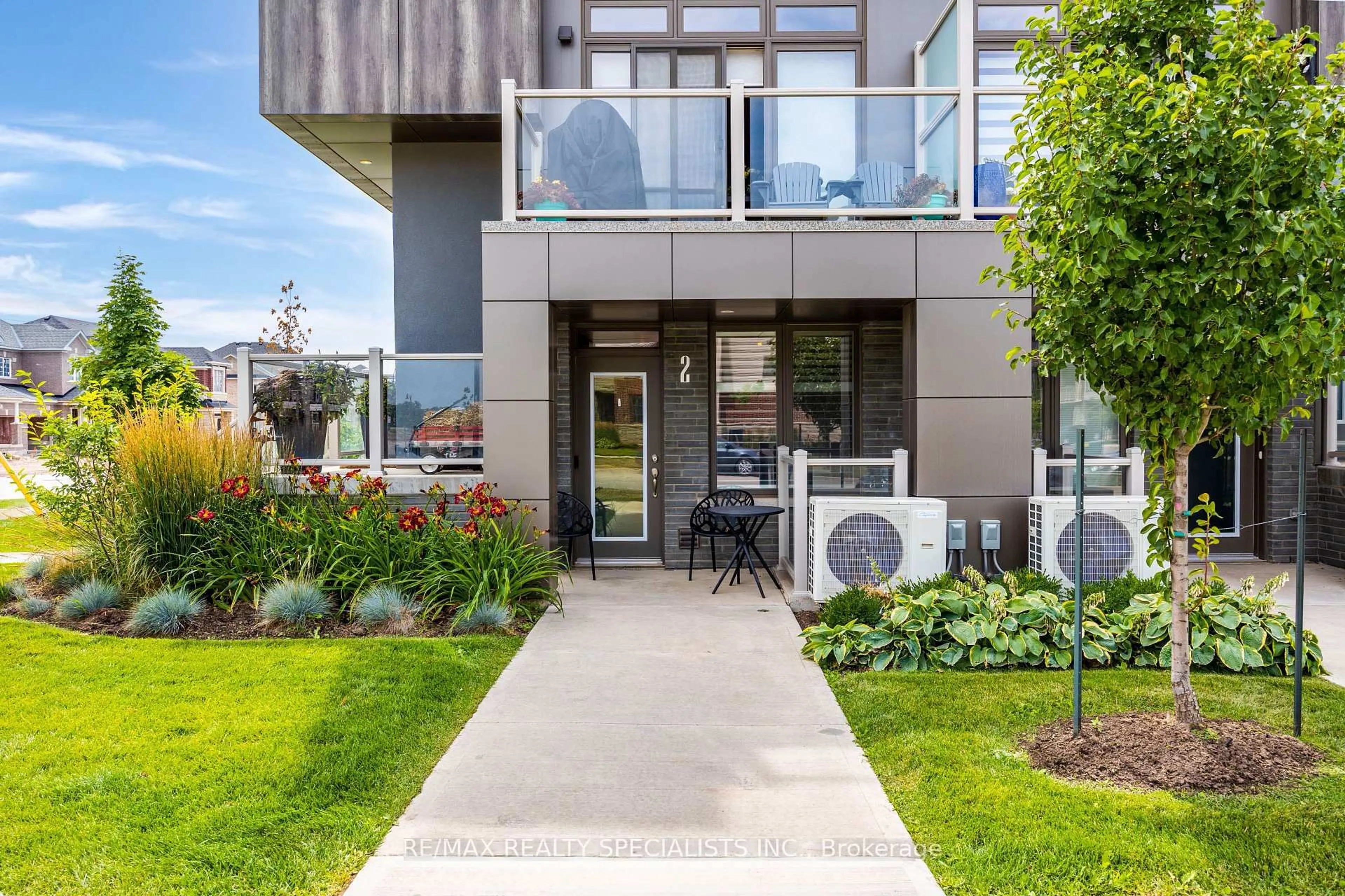 Unknown for 261 Skinner Rd #2, Hamilton Ontario L8B 1W6