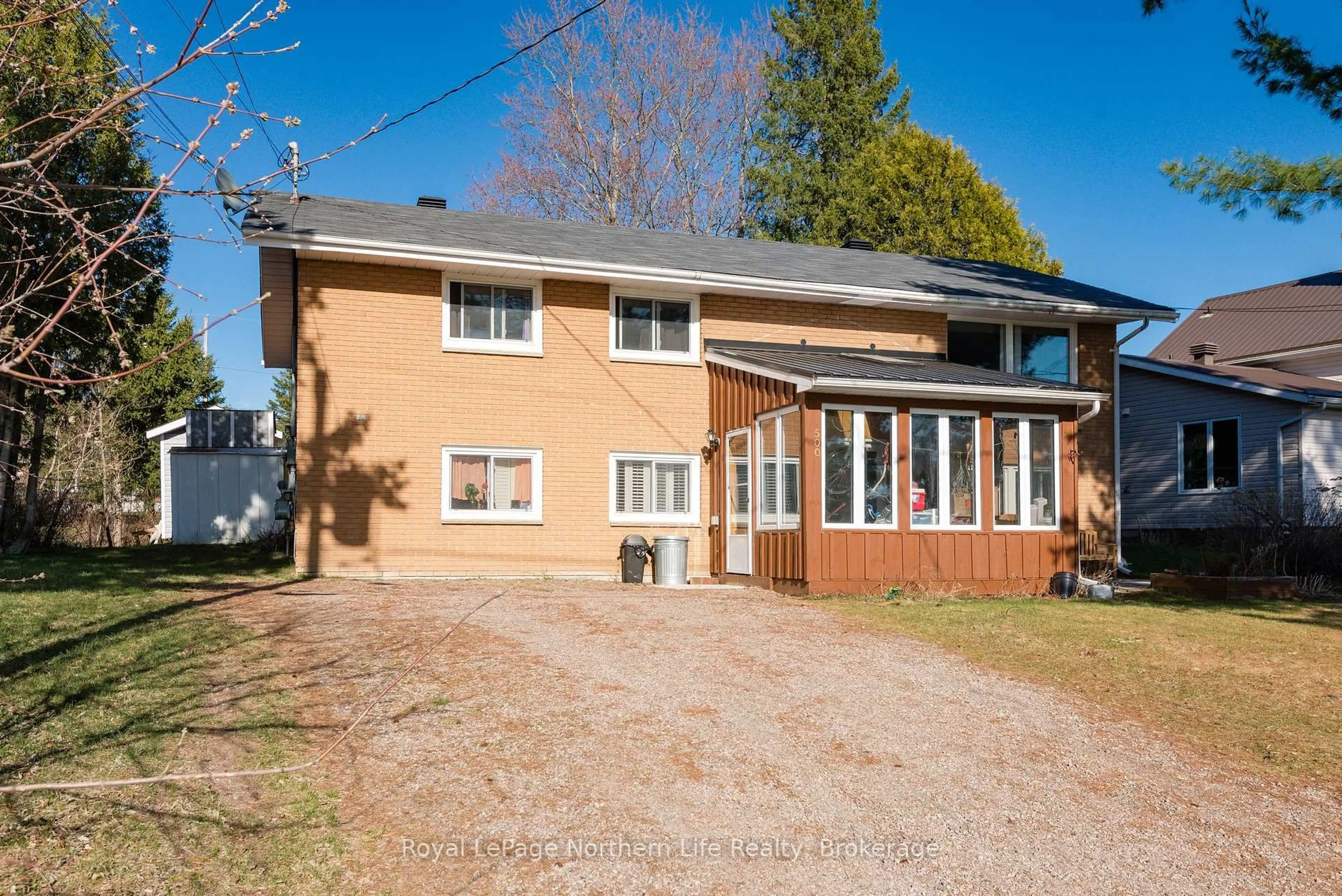 A pic from outside/outdoor area/front of a property/back of a property/a pic from drone, street for 500 Valley View Dr, Powassan Ontario P0H 1Z0