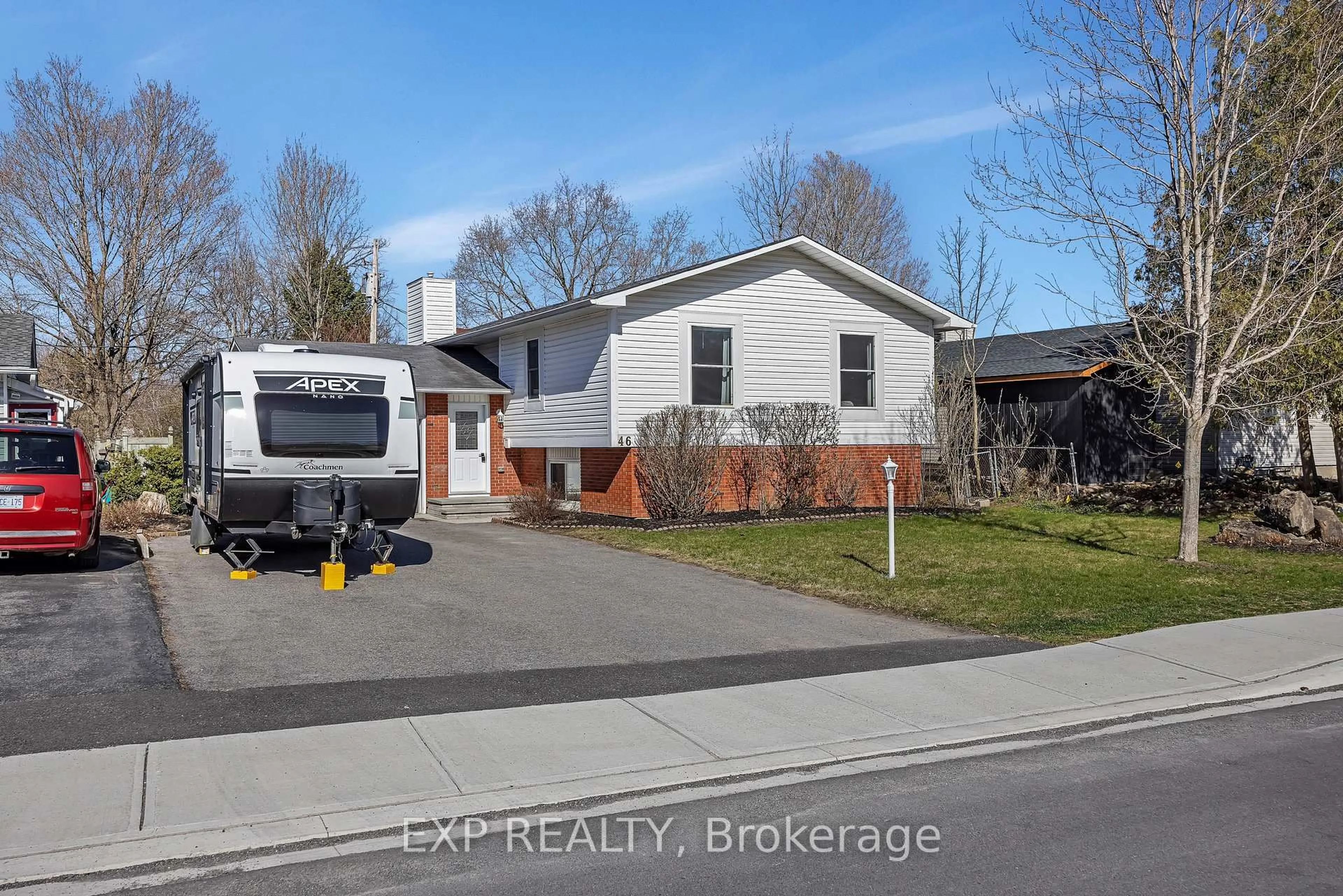 A pic from outside/outdoor area/front of a property/back of a property/a pic from drone, street for 46 NELSON St, Carleton Place Ontario K7C 3X2