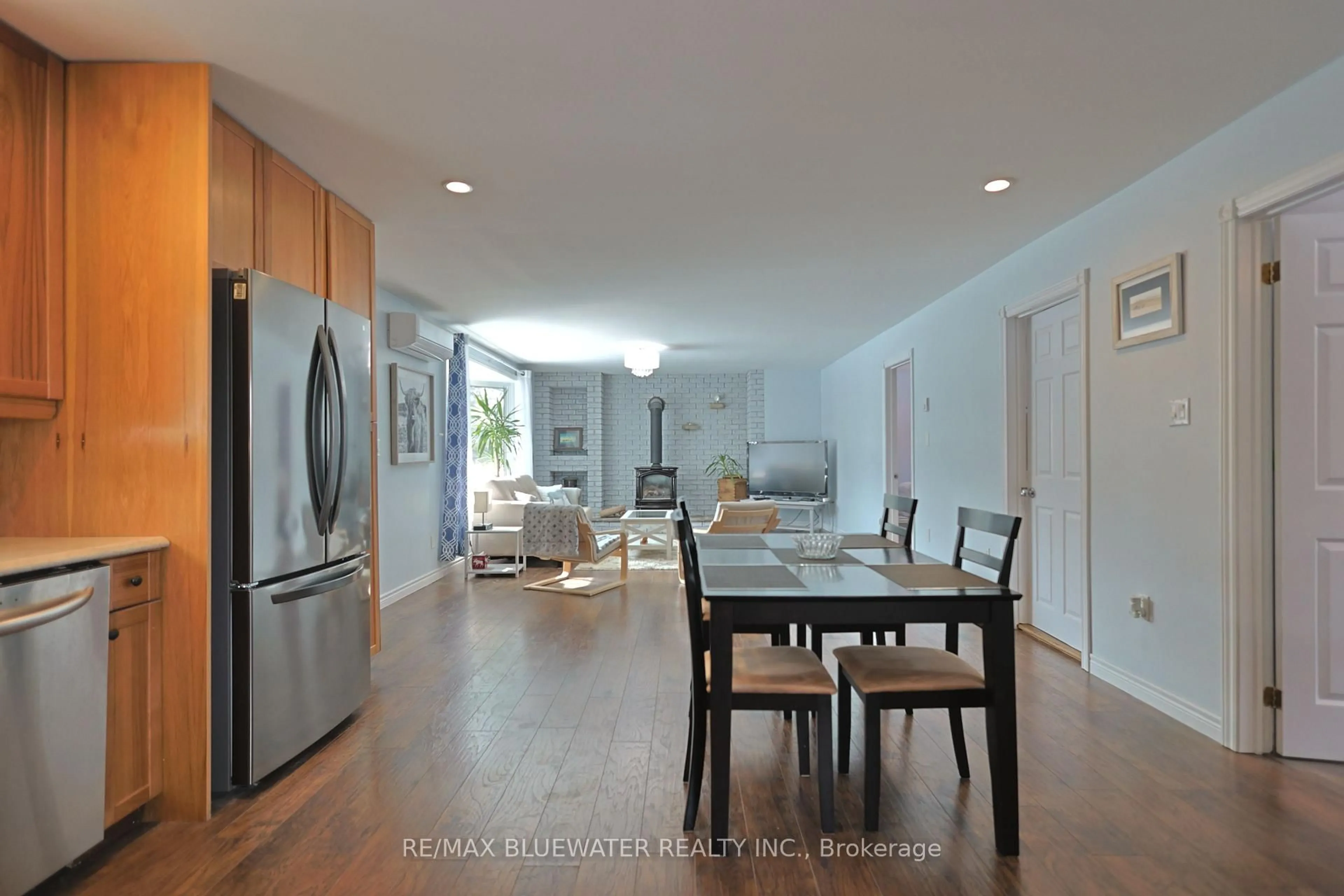 Open concept kitchen, unknown for 8296 Burwell Rd, Lambton Shores Ontario N0M 1T0