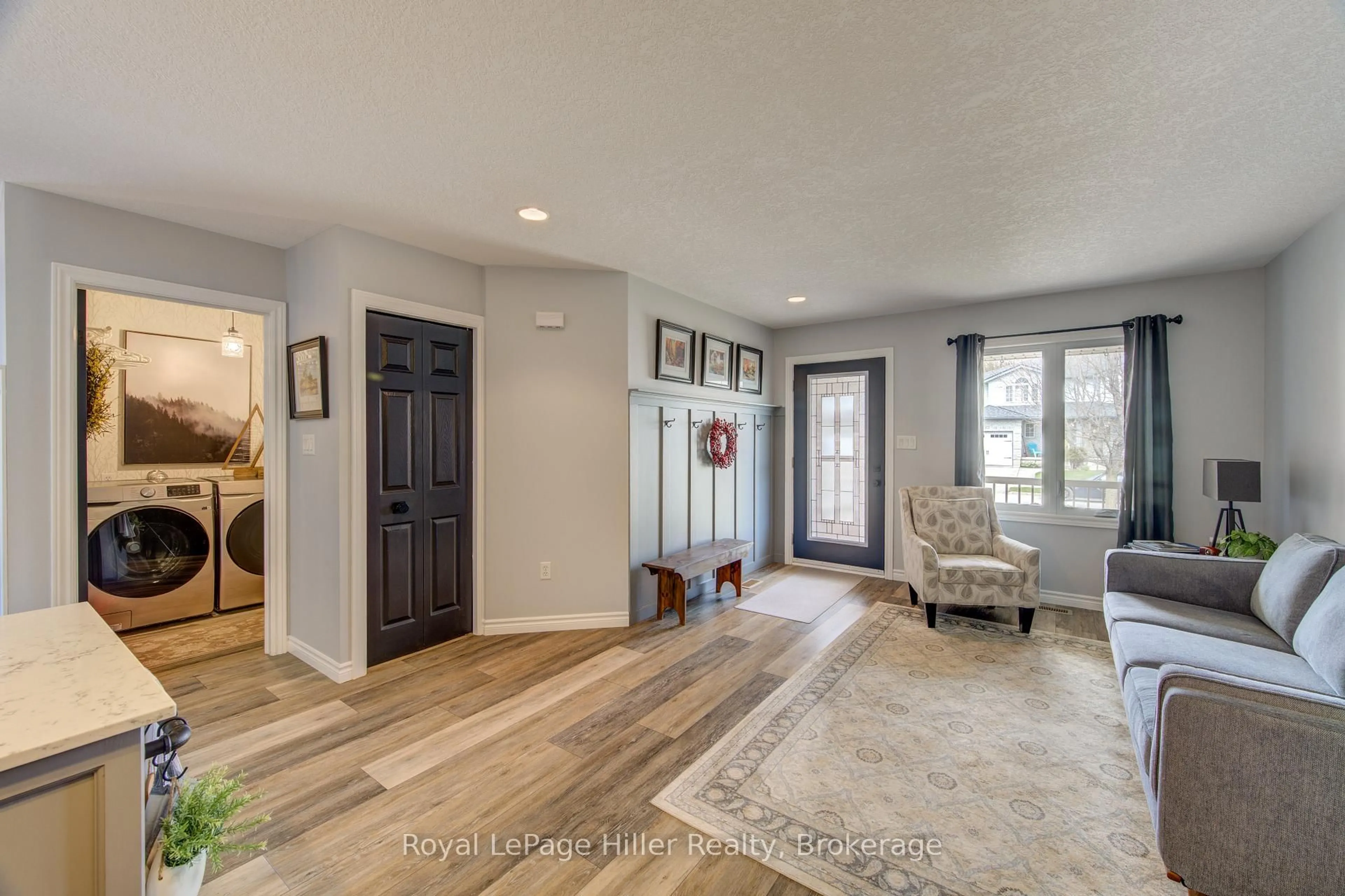 Indoor entryway for 101 Wingfield Ave, Stratford Ontario N5A 7R5