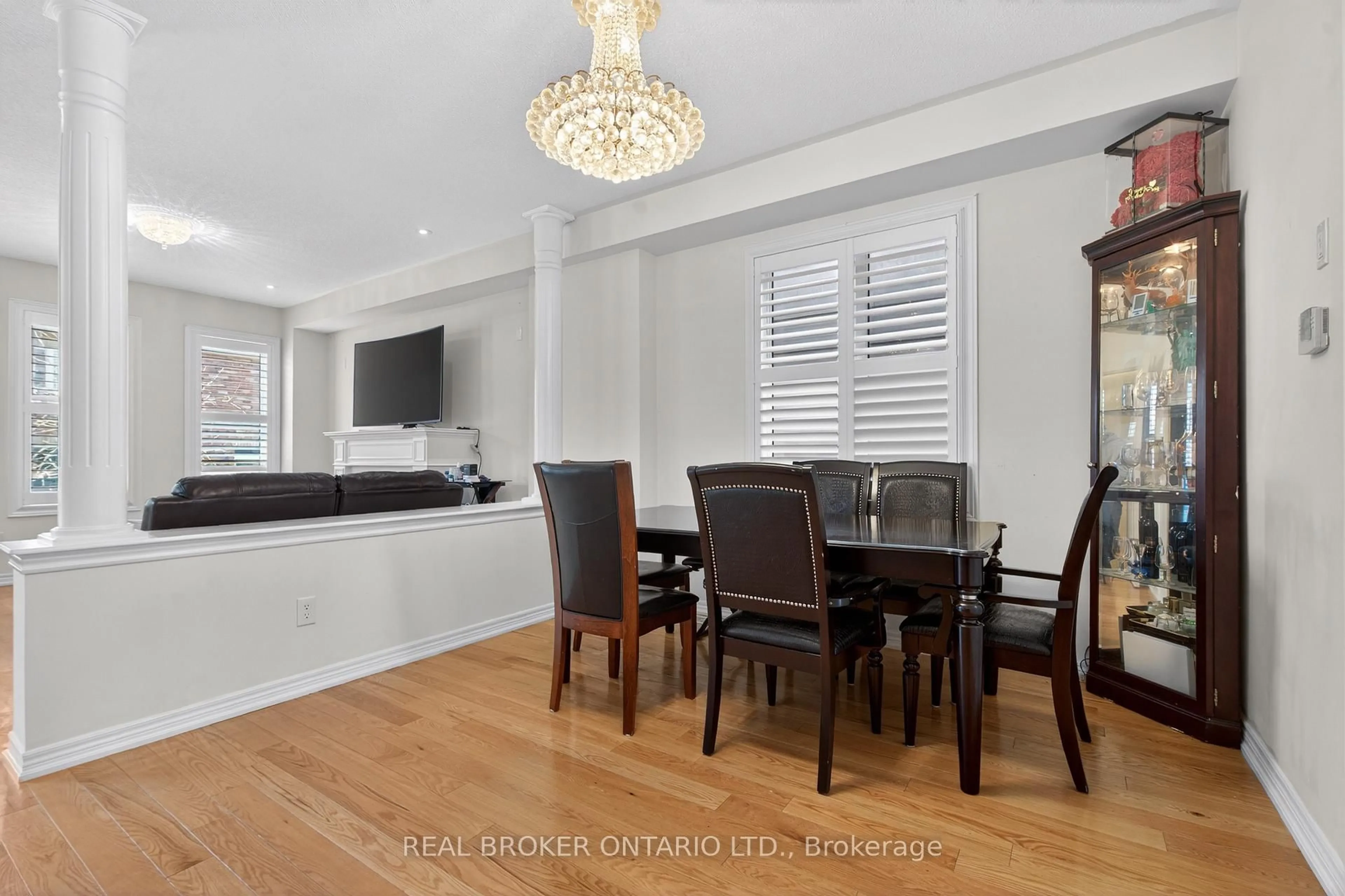Dining room, unknown for 27 Fingland Cres, Hamilton Ontario L8B 0S8
