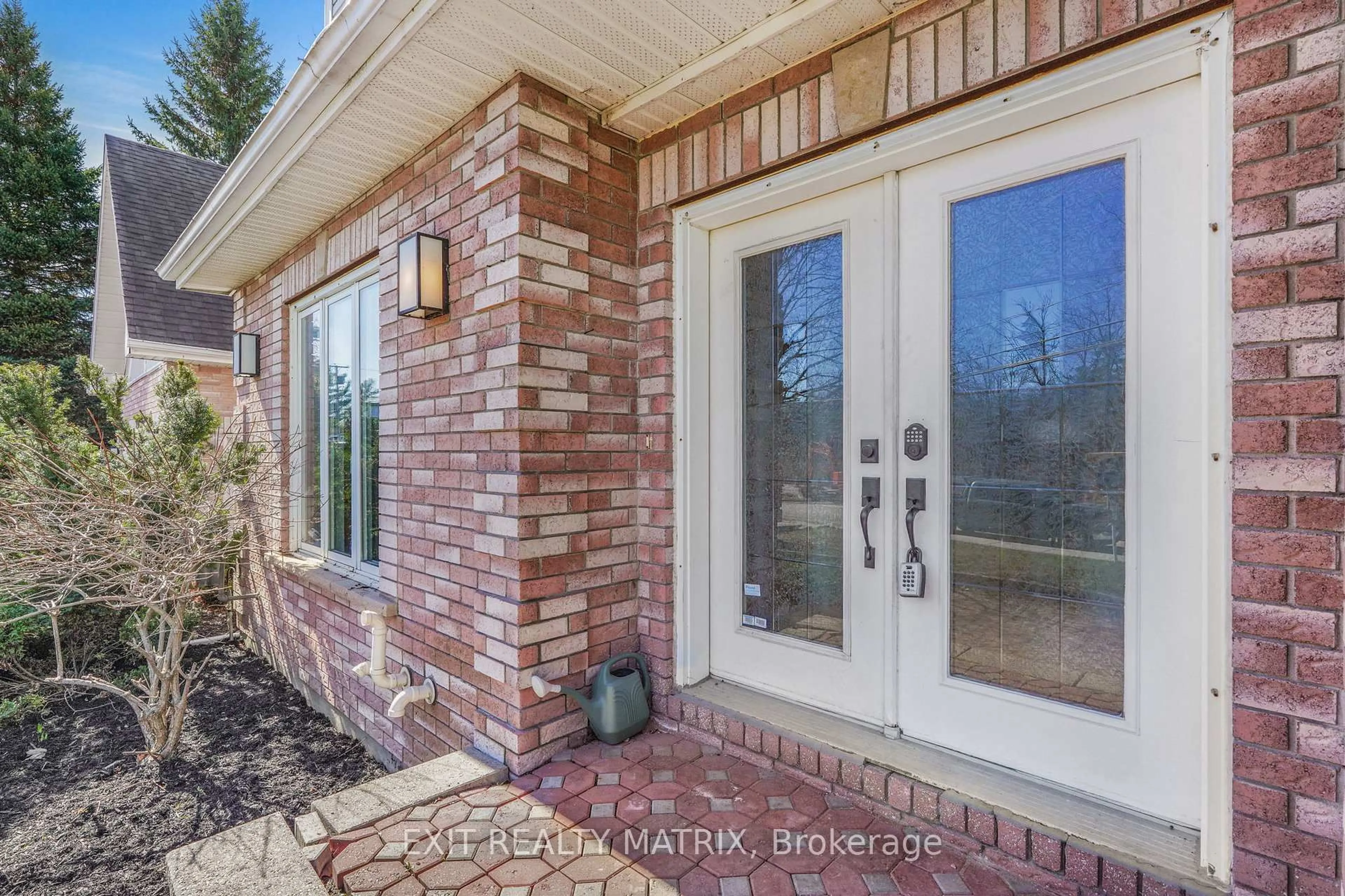 Home with brick exterior material, water/lake/river/ocean view for 203 Montee Outaouais Rd, Clarence-Rockland Ontario K4K 1G2