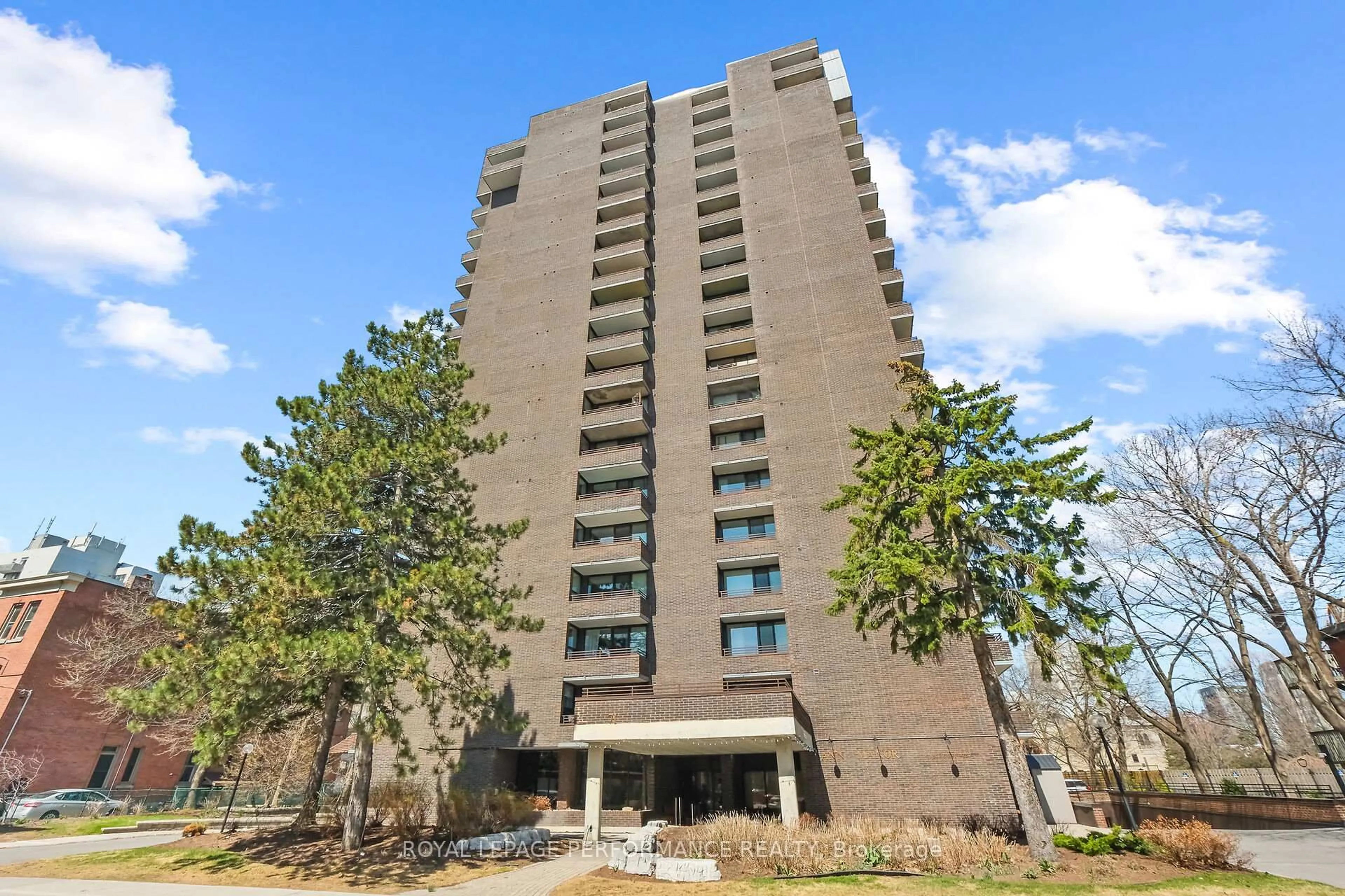 Indoor foyer for 71 Somerset St #1003, Ottawa Ontario K2P 2G2