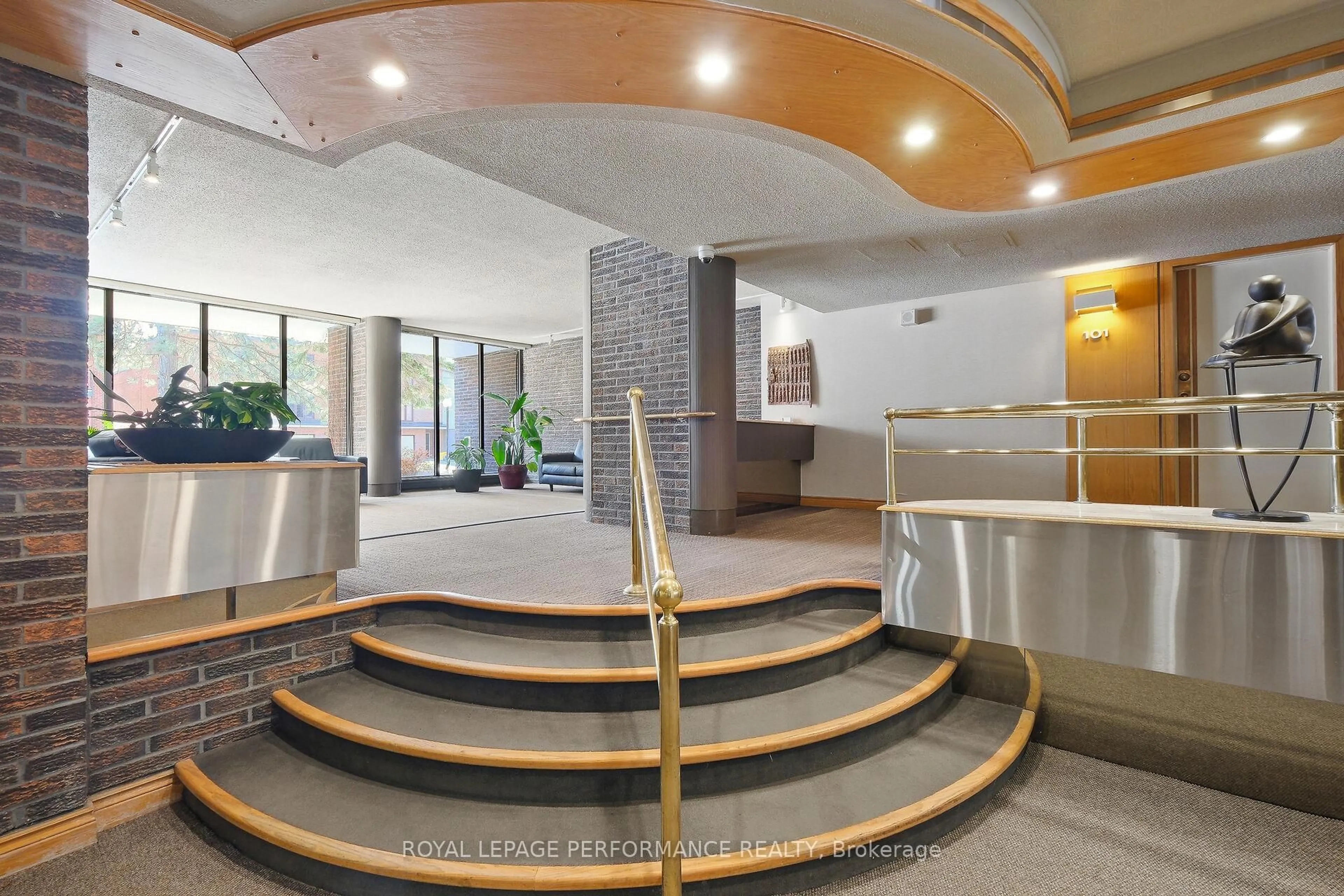 Lobby for 71 Somerset St #1003, Ottawa Ontario K2P 2G2