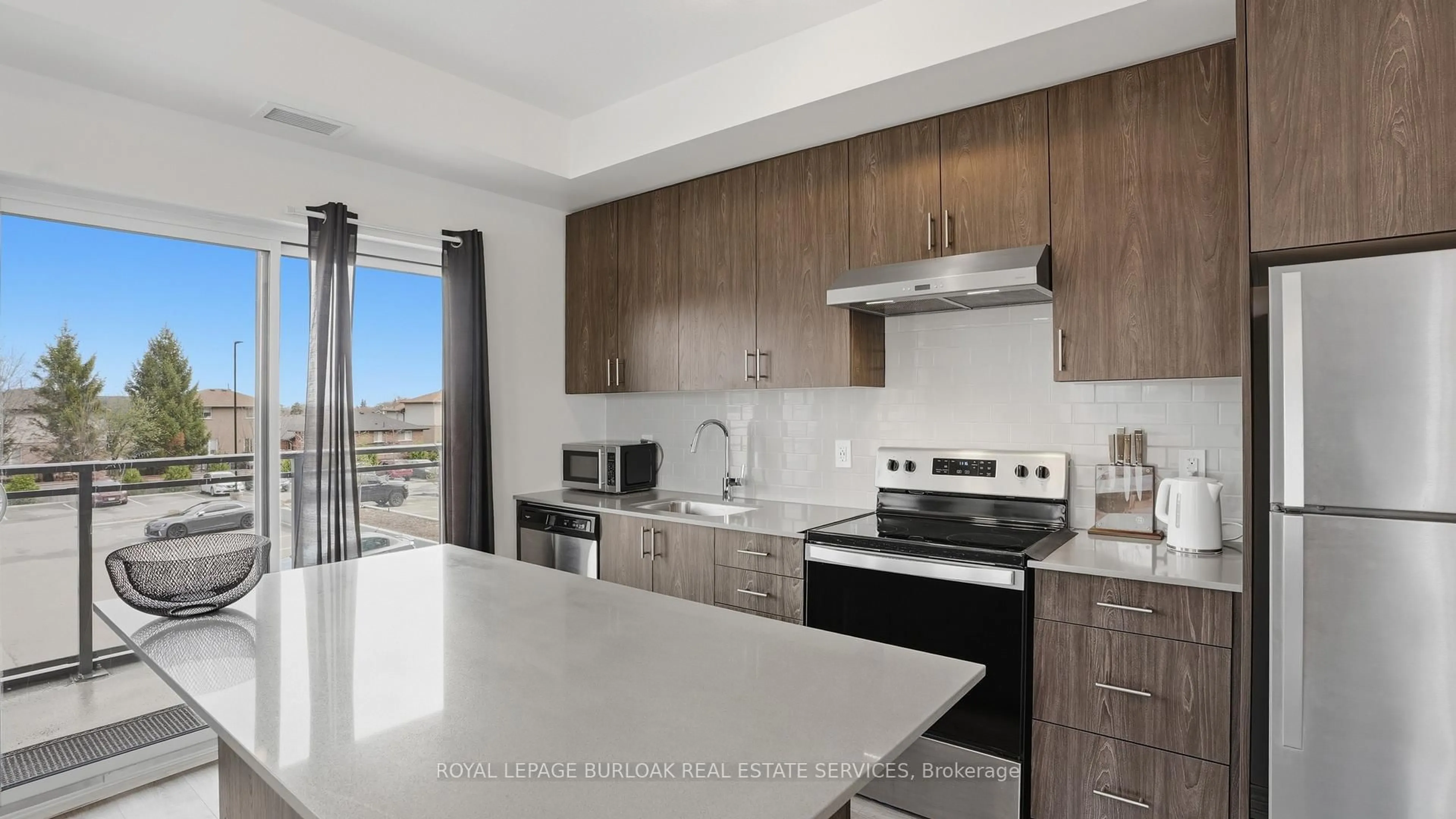 Standard kitchen, unknown for 121 Highway 8 #214, Hamilton Ontario L8G 0A3