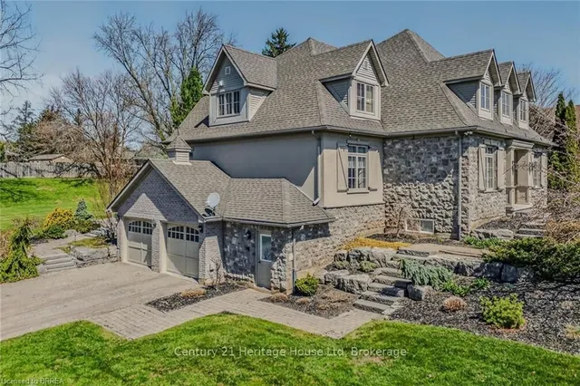 9 Rue Chateaux Terr, Brantford 2