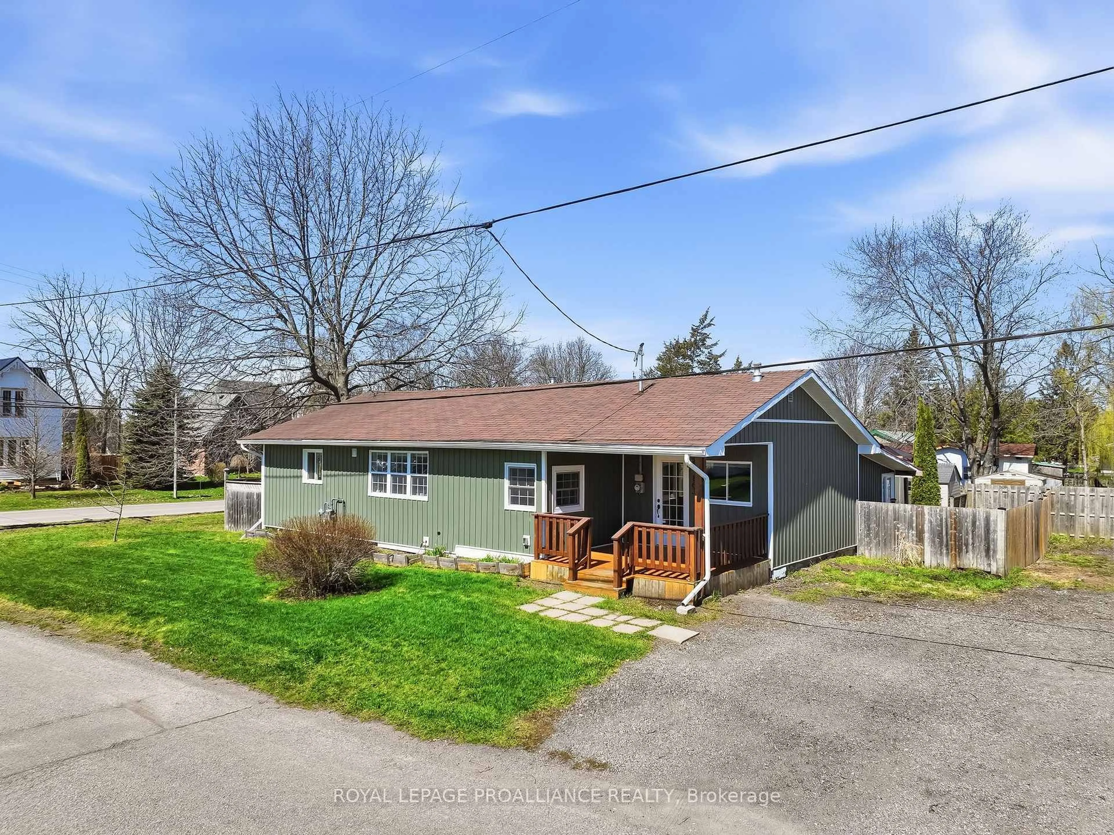 A pic from outside/outdoor area/front of a property/back of a property/a pic from drone, street for 163 Baldwin St, Brighton Ontario K0K 1H0