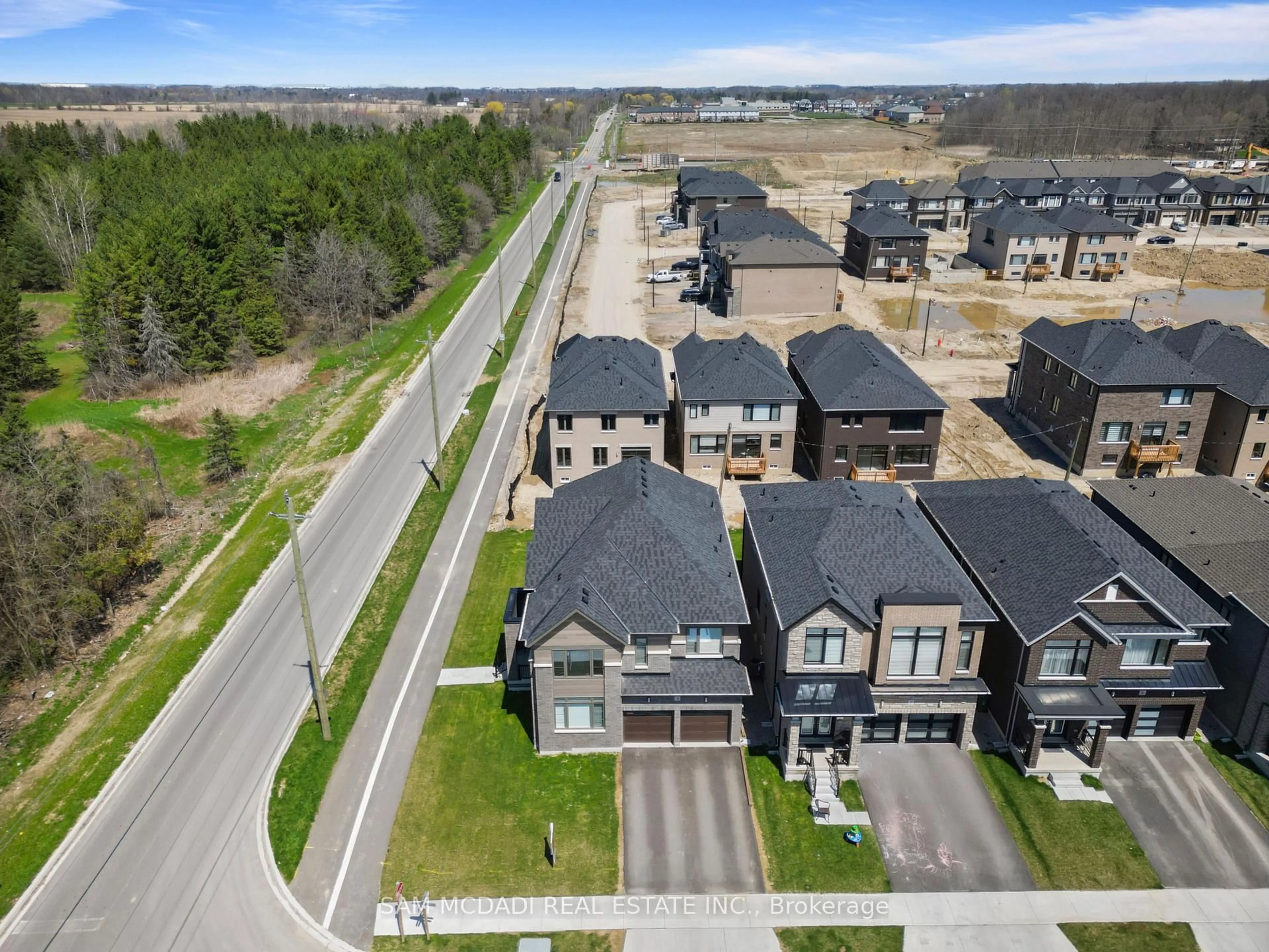 A pic from outside/outdoor area/front of a property/back of a property/a pic from drone, street for 3 Blain Dr, Hamilton Ontario L0R 1C0