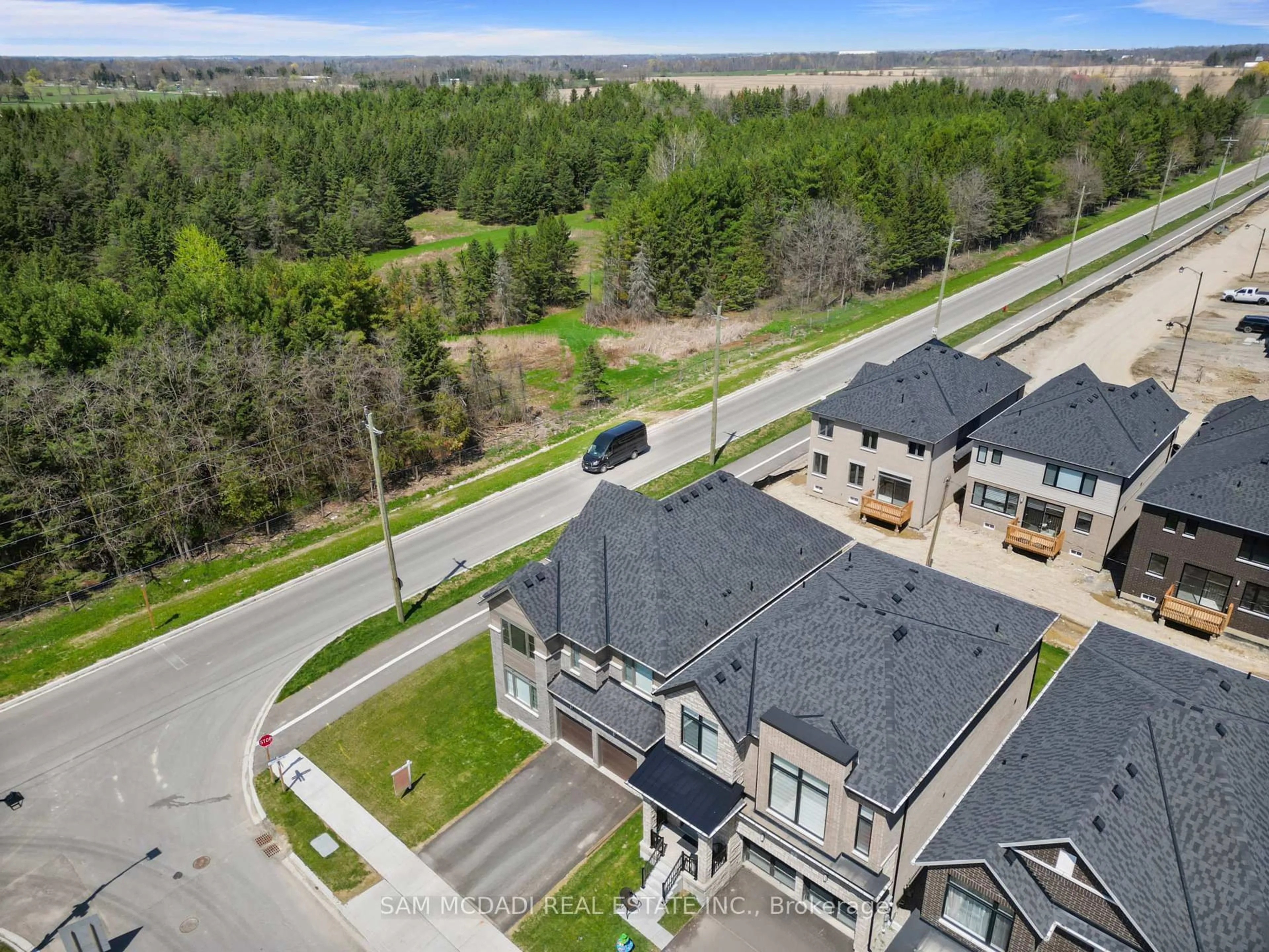 A pic from outside/outdoor area/front of a property/back of a property/a pic from drone, unknown for 3 Blain Dr, Hamilton Ontario L0R 1C0