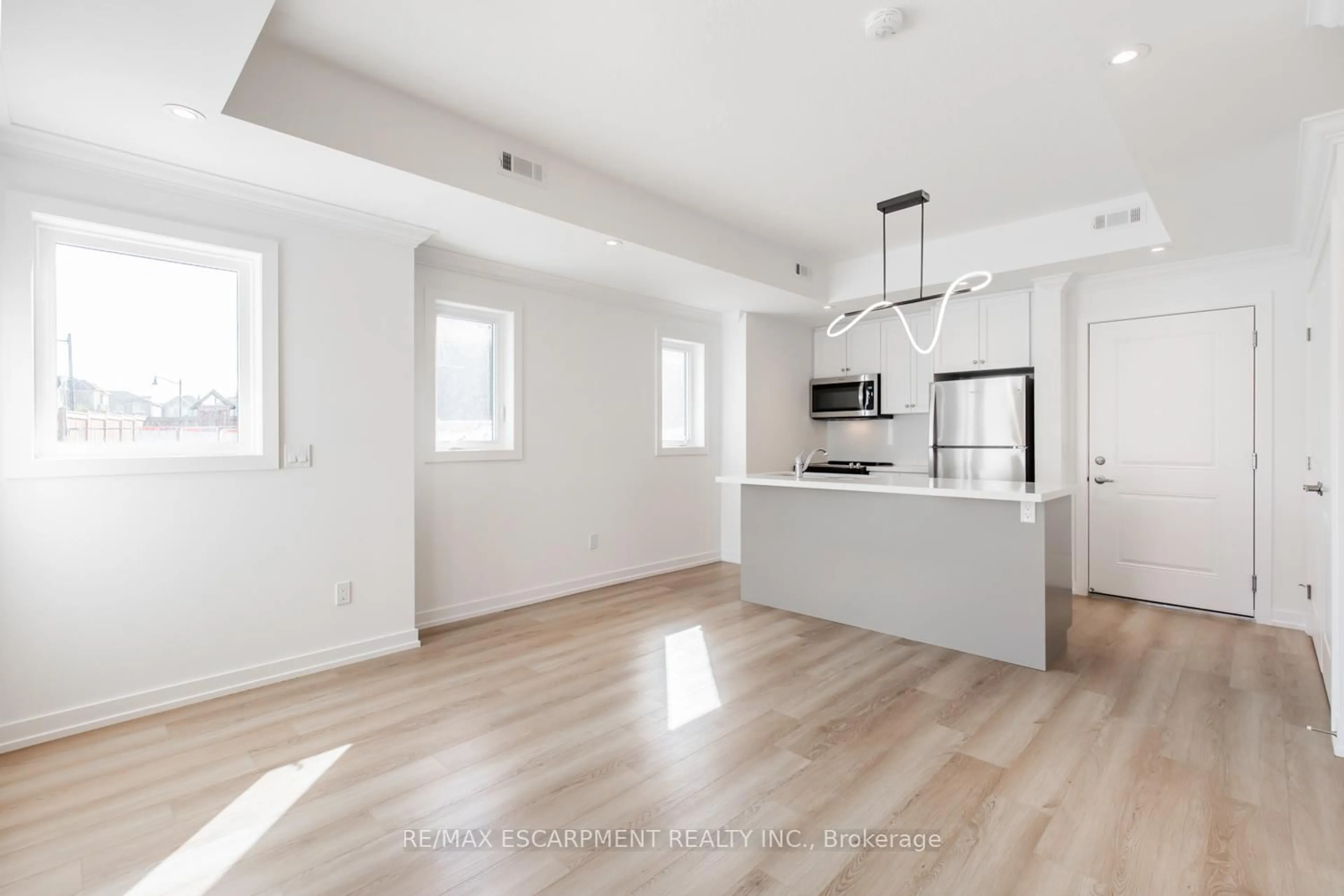 Open concept kitchen, unknown for 64 Kenesky Dr, Hamilton Ontario L8B 2A9