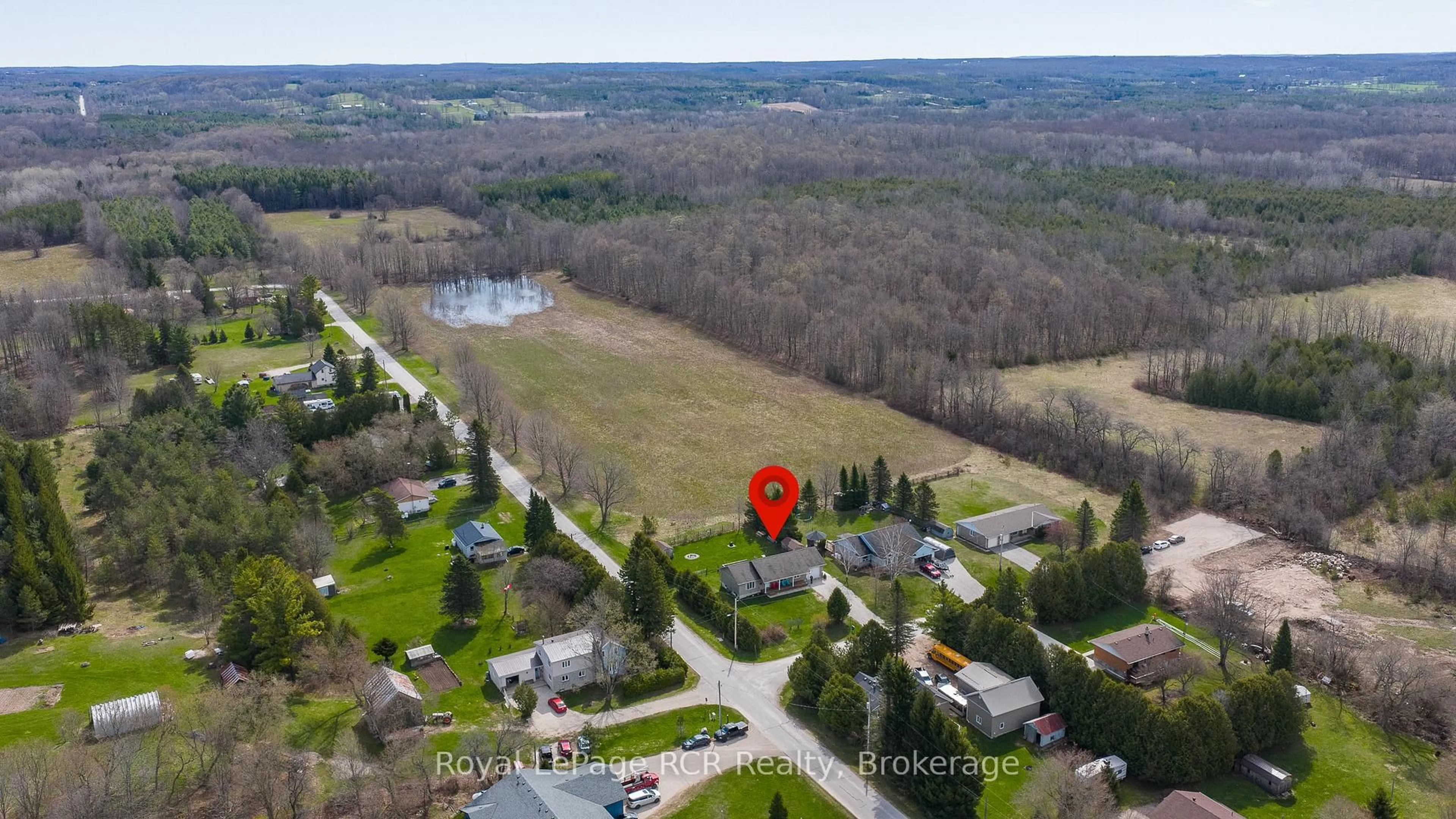 A pic from outside/outdoor area/front of a property/back of a property/a pic from drone, unknown for 123 Douglas St, Chatsworth Ontario N0H 2V0