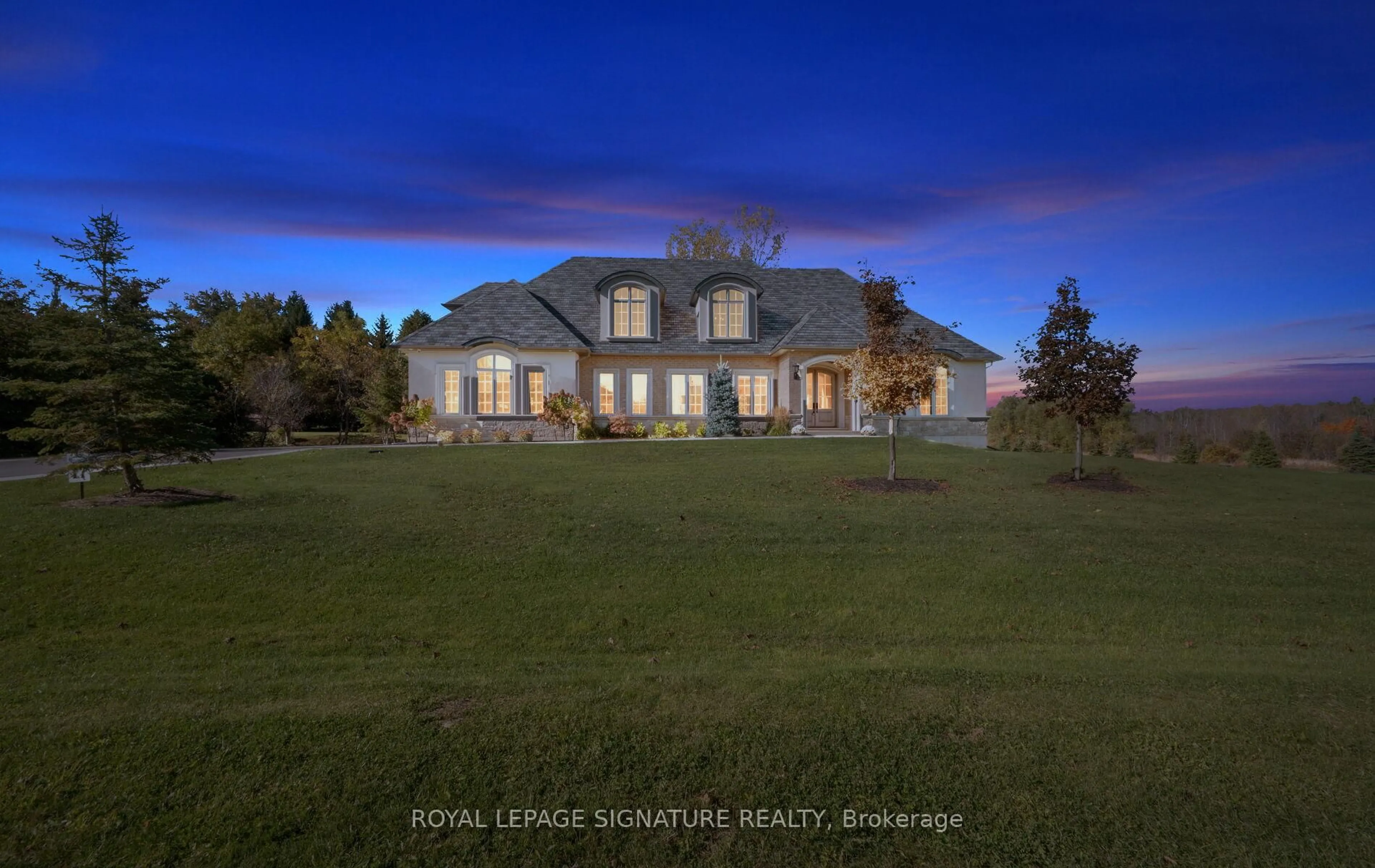 A pic from outside/outdoor area/front of a property/back of a property/a pic from drone, unknown for 161 Perryman Crt, Erin Ontario N0B 1H0