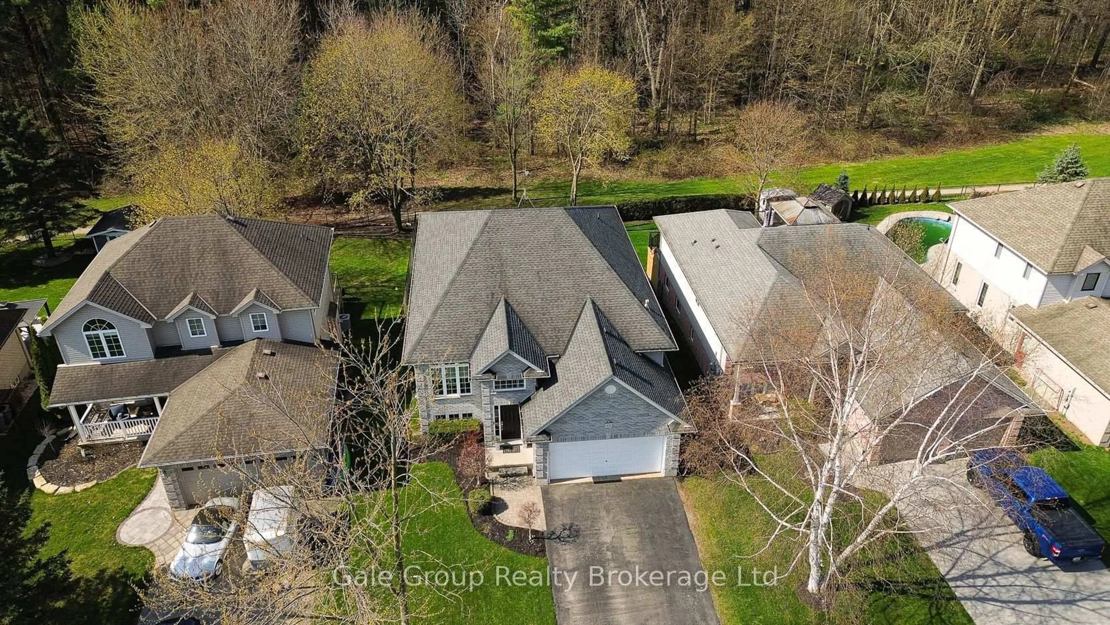 A pic from outside/outdoor area/front of a property/back of a property/a pic from drone, unknown for 89 Woodvale Dr, Thames Centre Ontario N0L 1G3