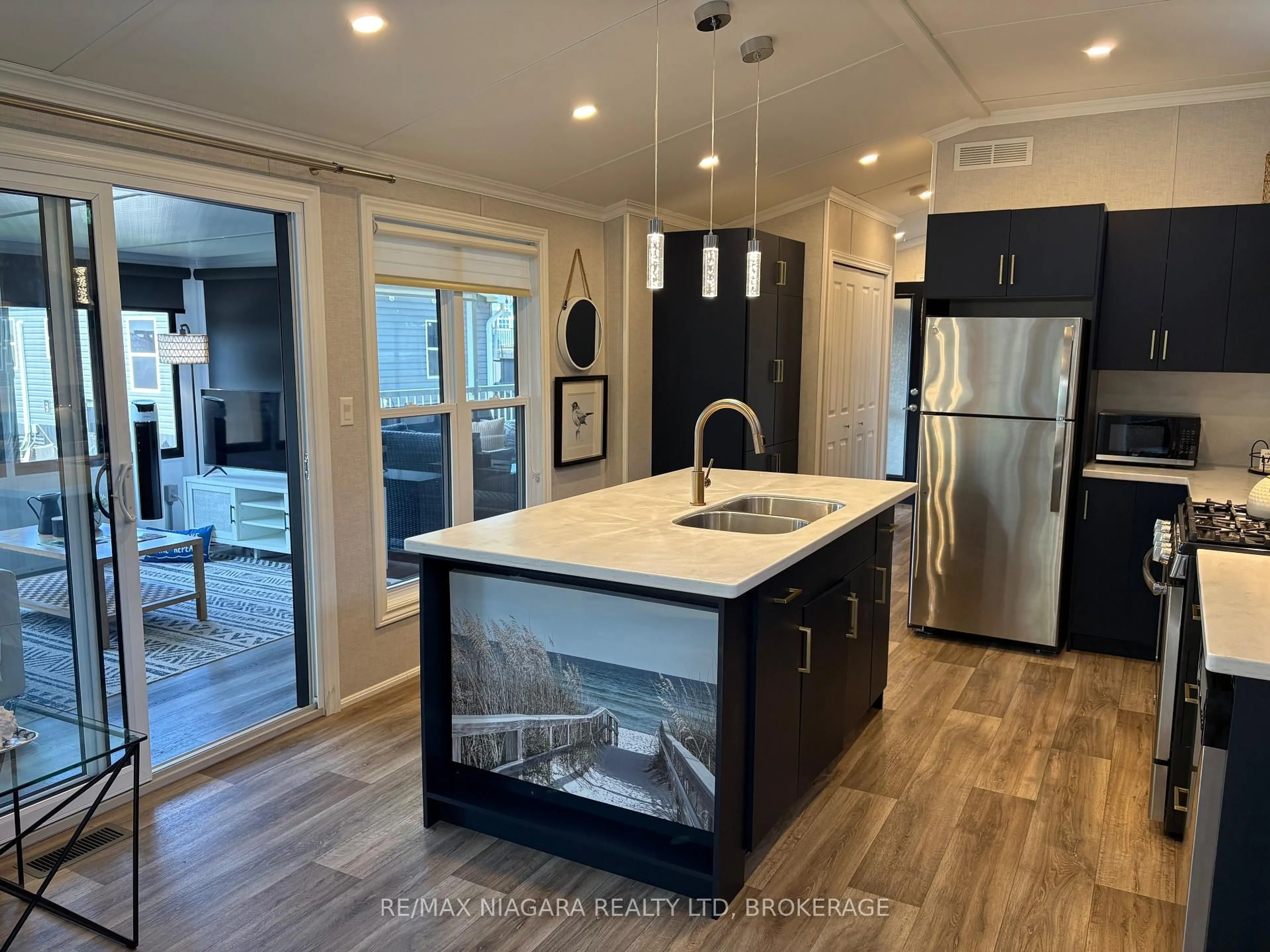 Open concept kitchen, unknown for 139 Wyldewood, Port Colborne Ontario L0S 1R0