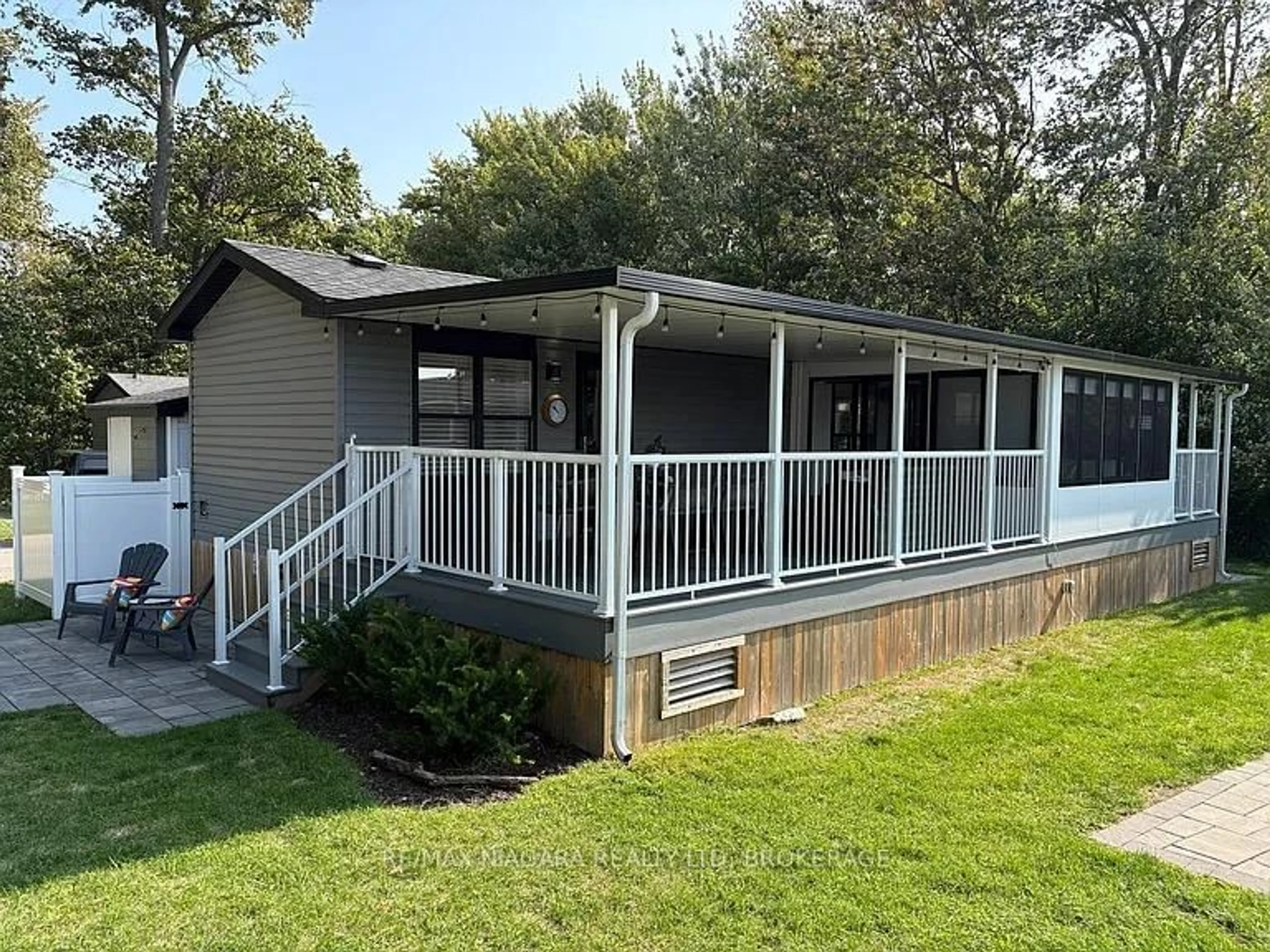 Home with vinyl exterior material, unknown for 139 Wyldewood, Port Colborne Ontario L0S 1R0