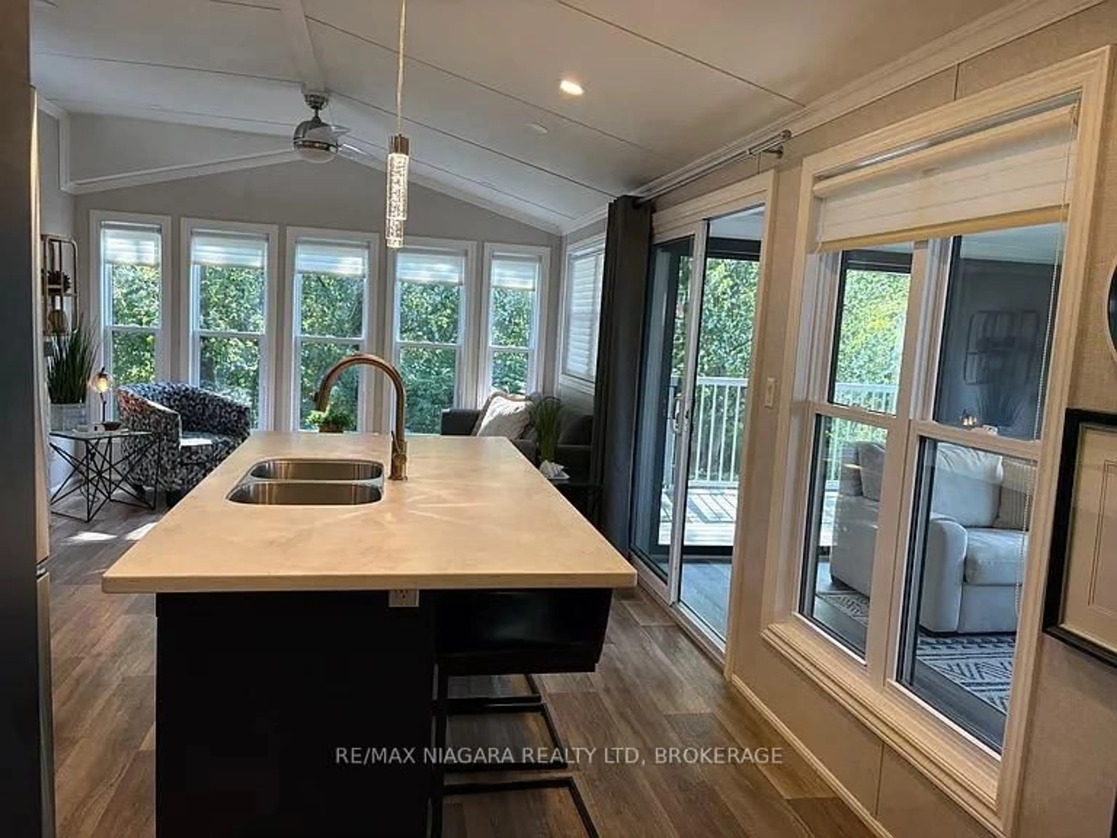 Open concept kitchen, unknown for 139 Wyldewood, Port Colborne Ontario L0S 1R0