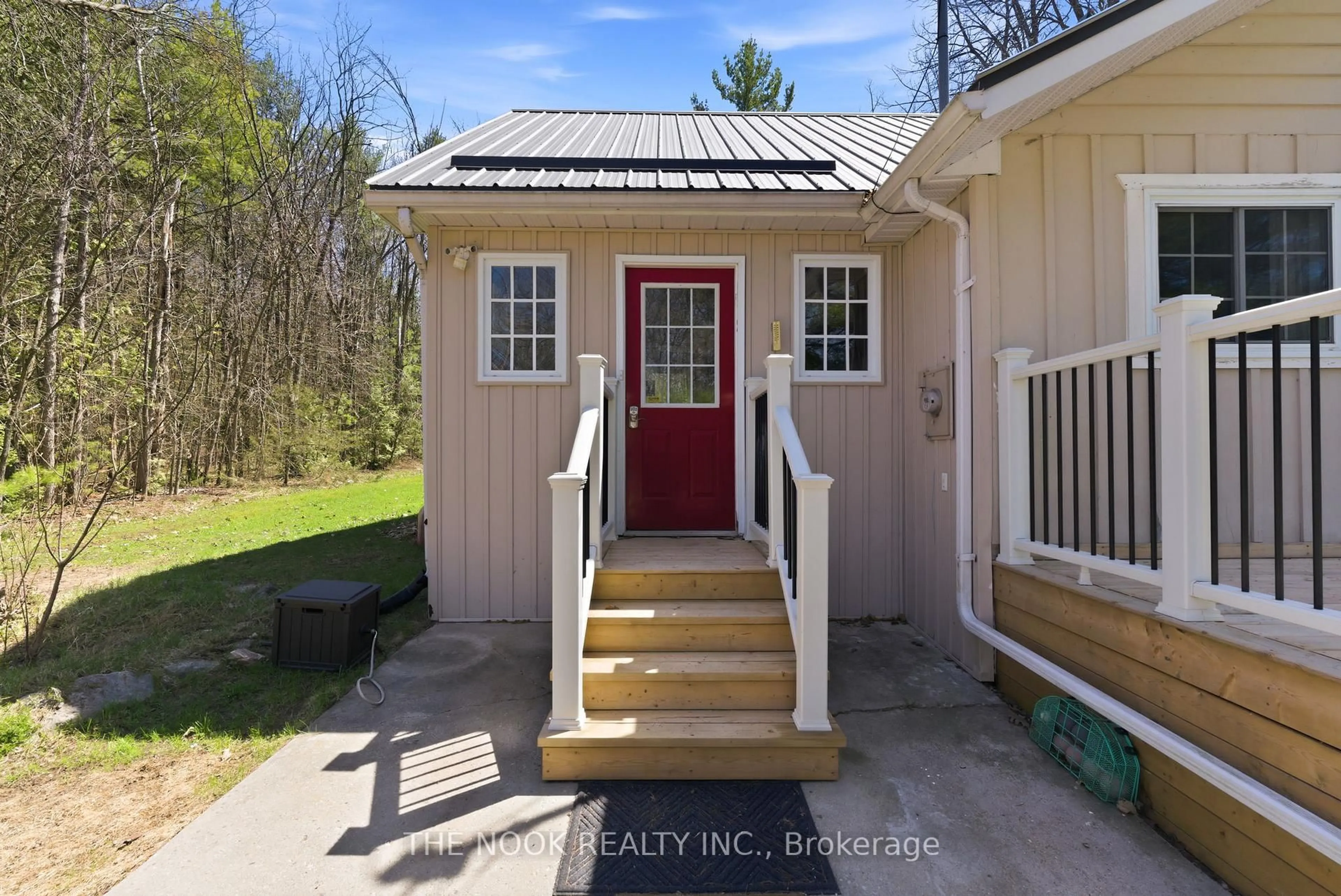 Indoor entryway for 844 Rylstone Rd, Trent Hills Ontario K0L 2M0