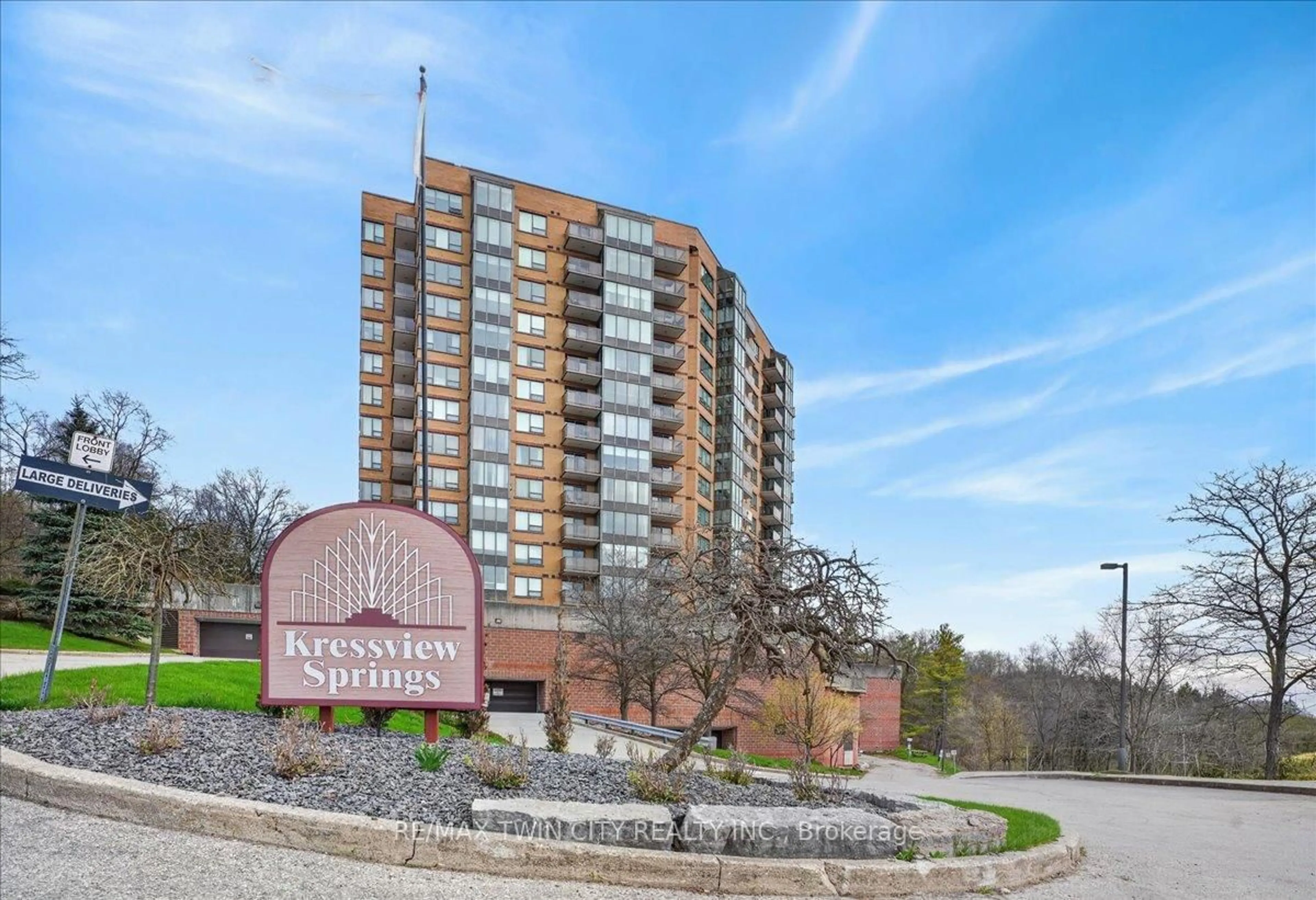 Unknown for 237 King St #604, Cambridge Ontario N3H 5L2