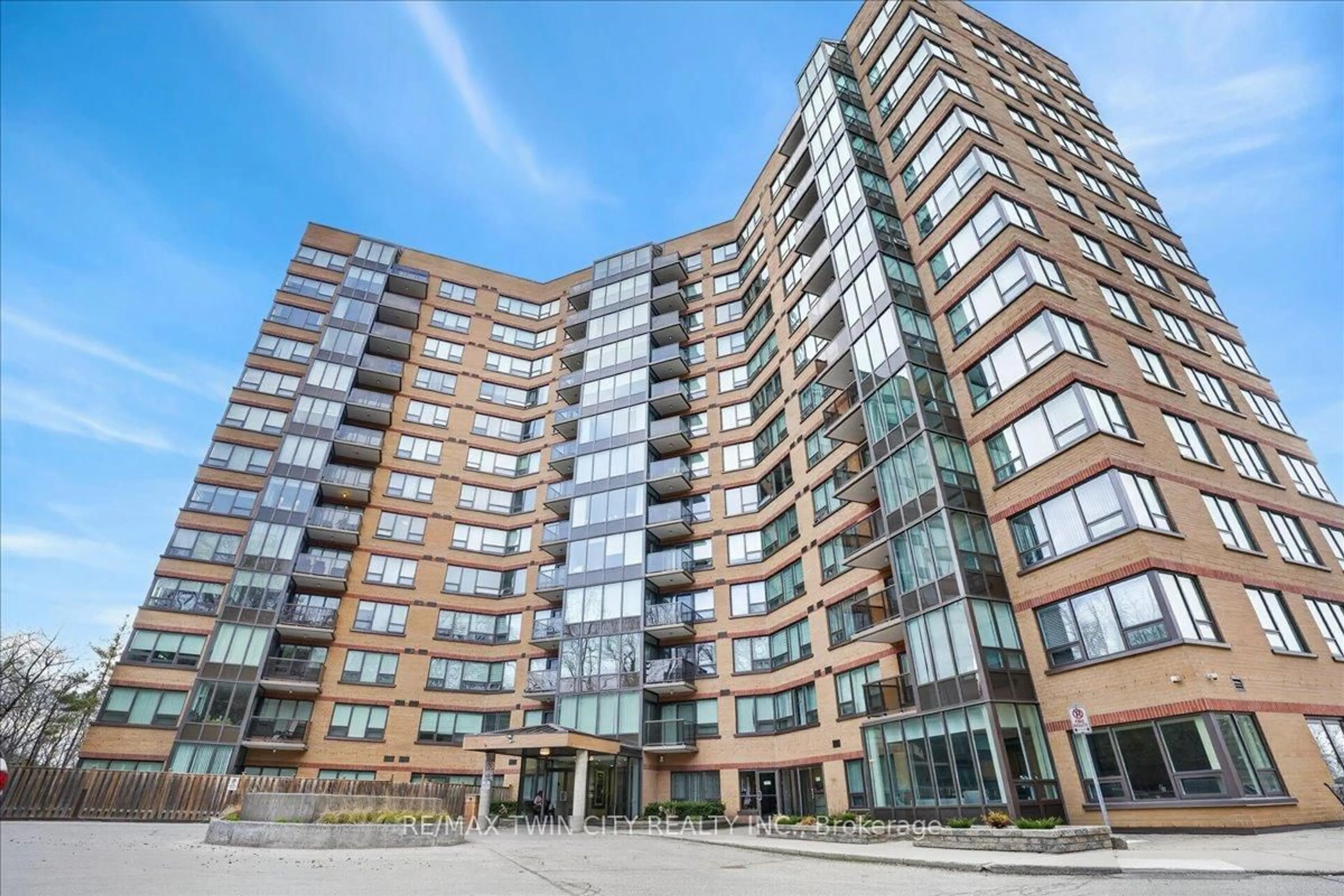 Unknown for 237 King St #604, Cambridge Ontario N3H 5L2