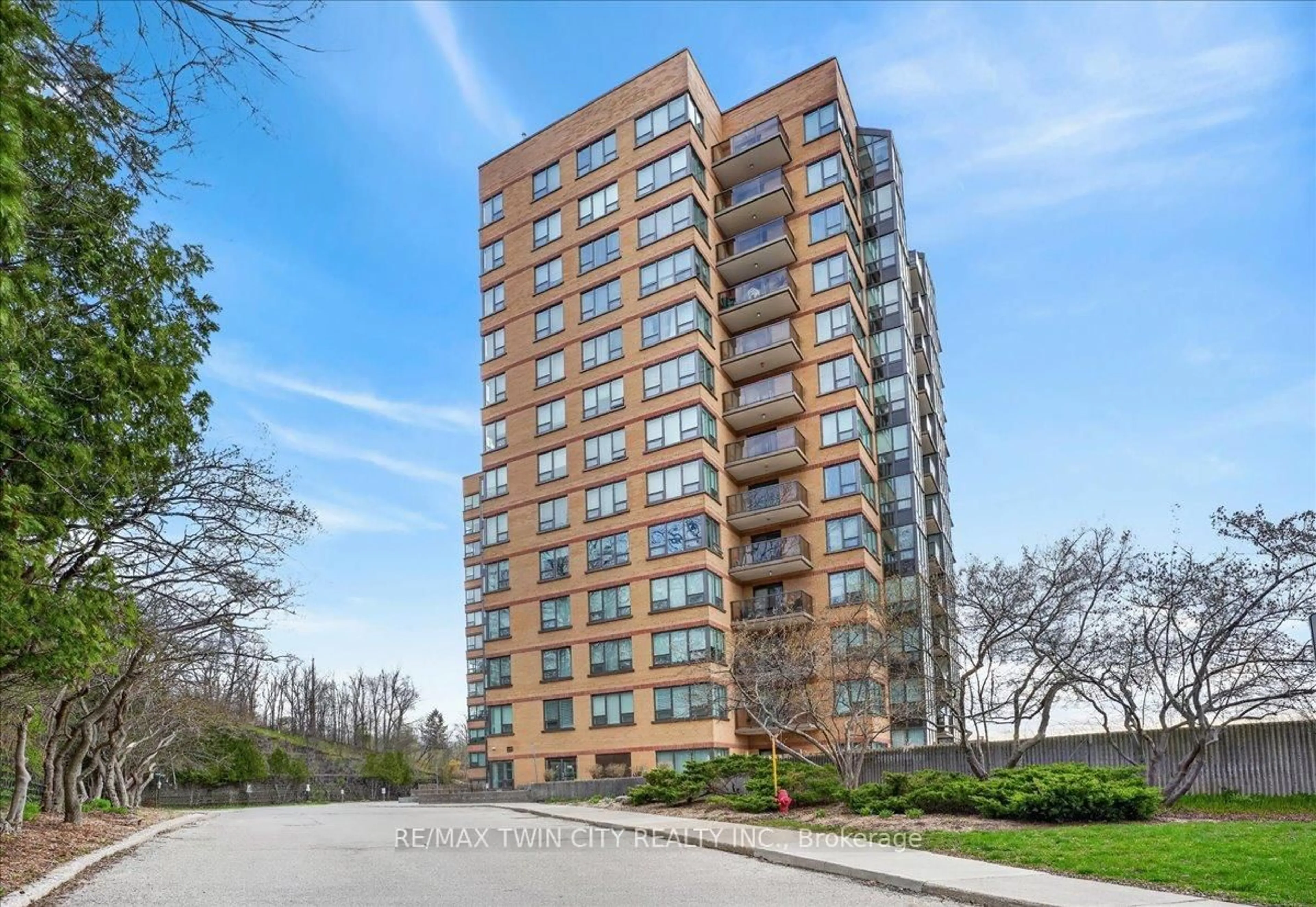 Unknown for 237 King St #604, Cambridge Ontario N3H 5L2