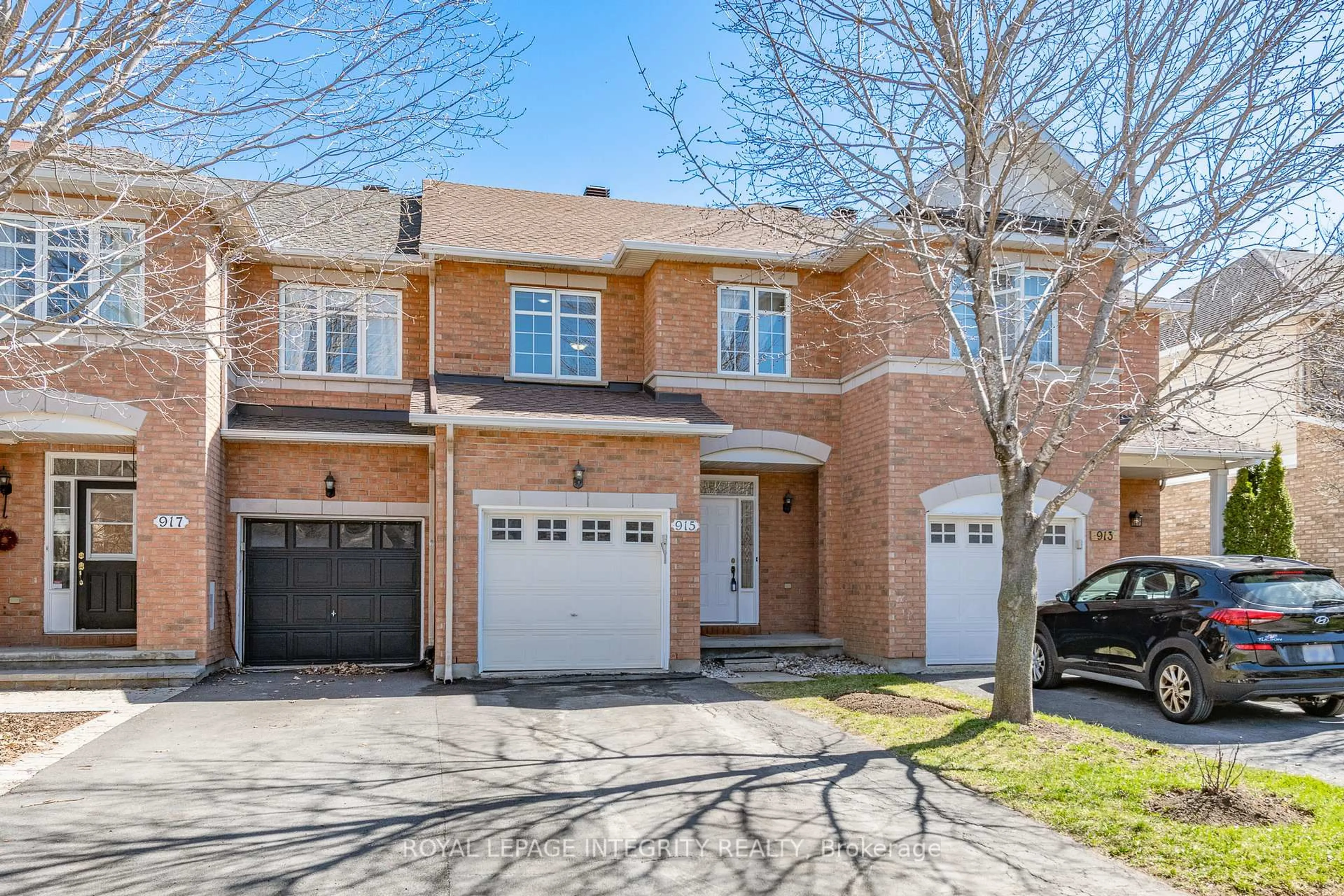 Home with brick exterior material, street for 915 Schooner Cres, Ottawa Ontario K1V 1Y3