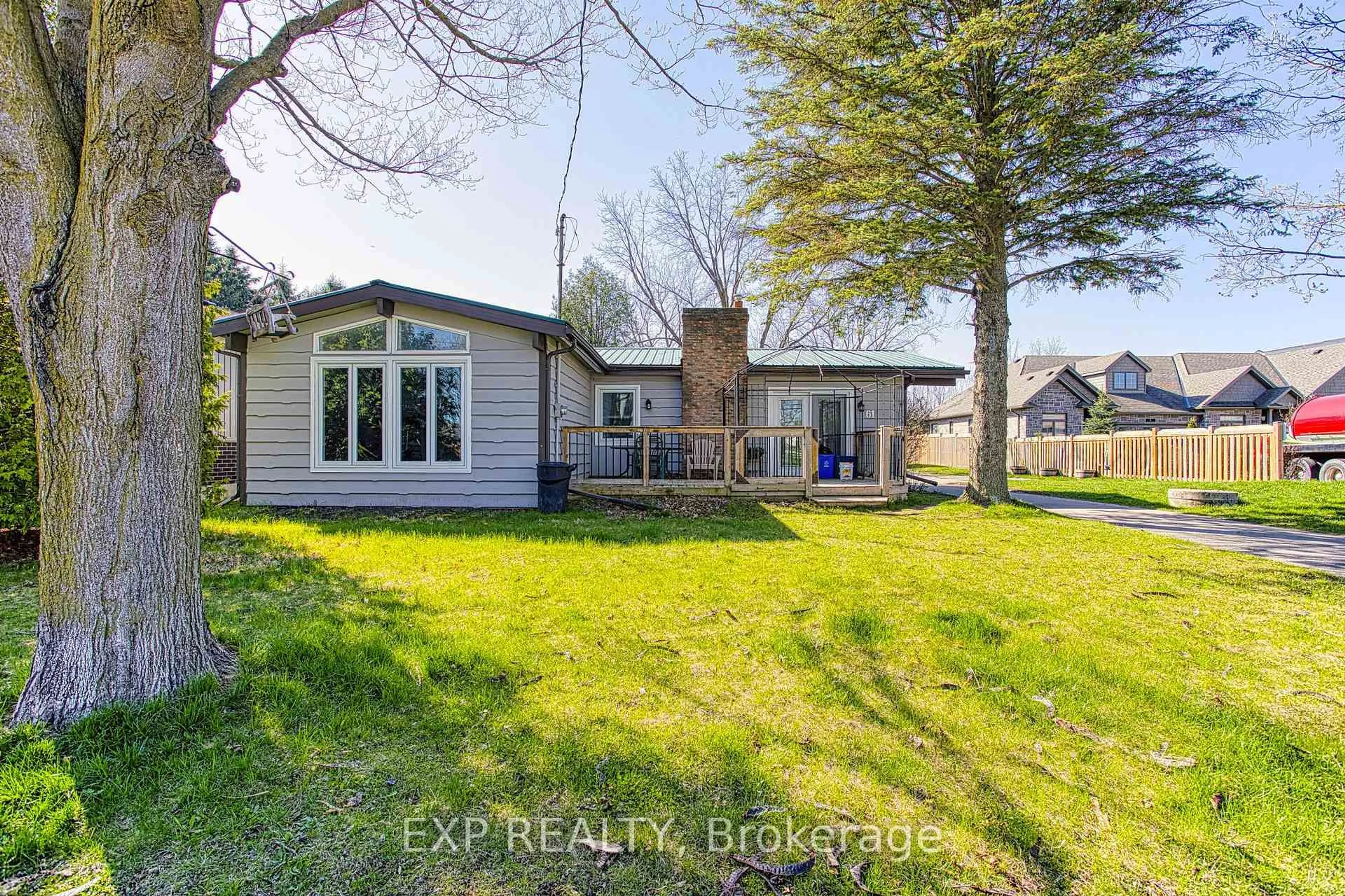 A pic from outside/outdoor area/front of a property/back of a property/a pic from drone, water/lake/river/ocean view for 61 Cedar St, Brant Ontario N3L 0A1