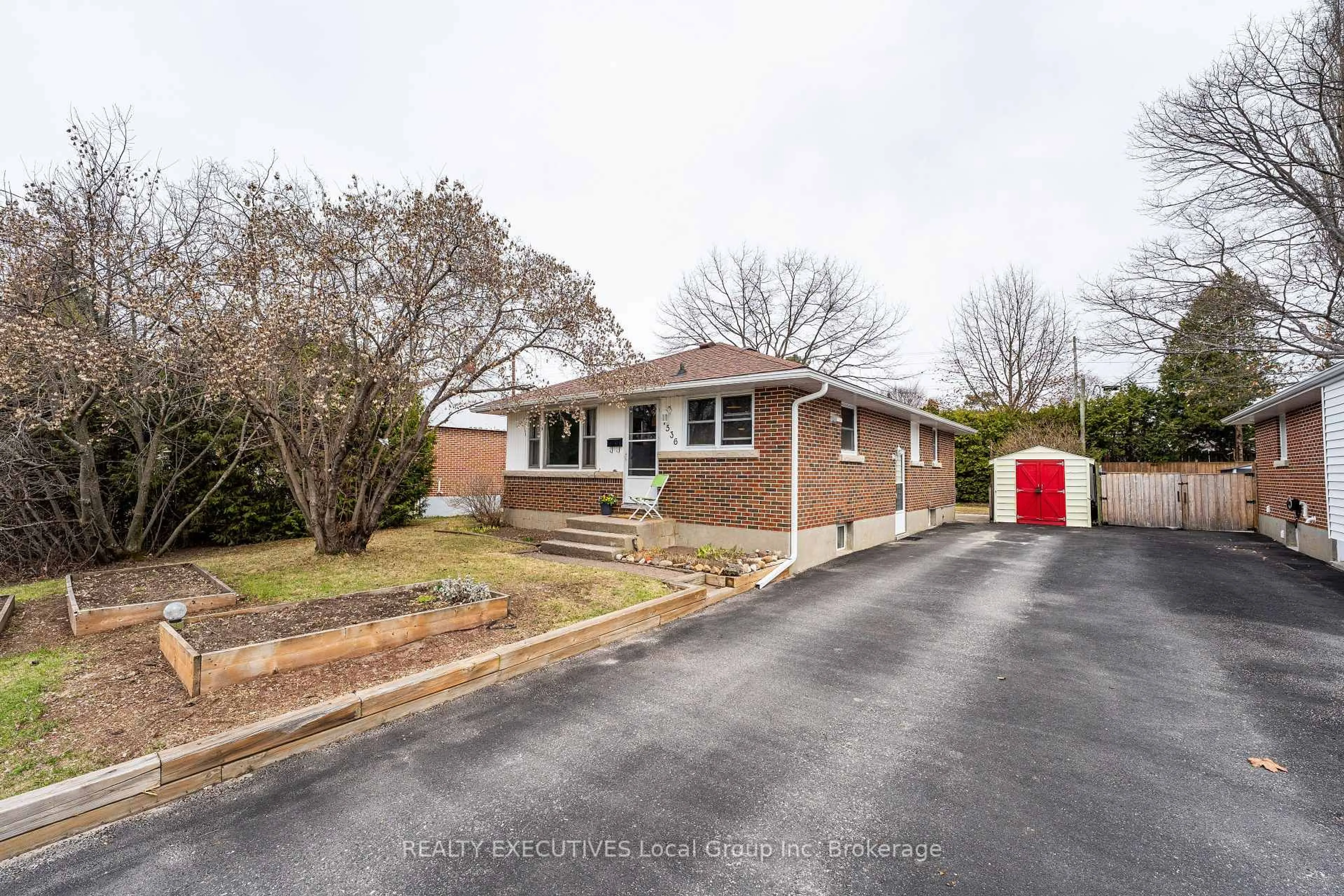 Home with brick exterior material, street for 1536 Lisgar St, North Bay Ontario P1B 3B1