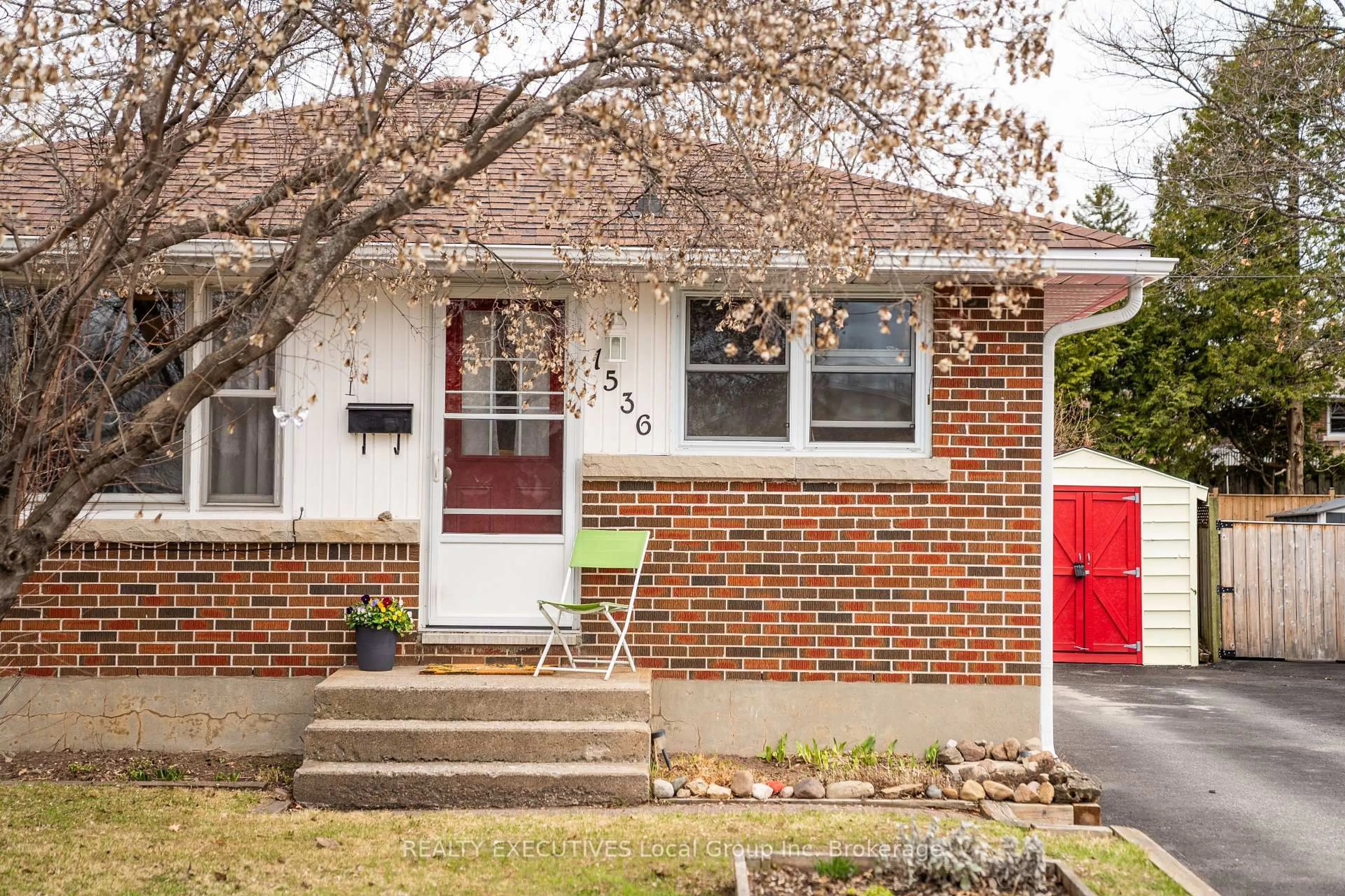 Home with brick exterior material, street for 1536 Lisgar St, North Bay Ontario P1B 3B1