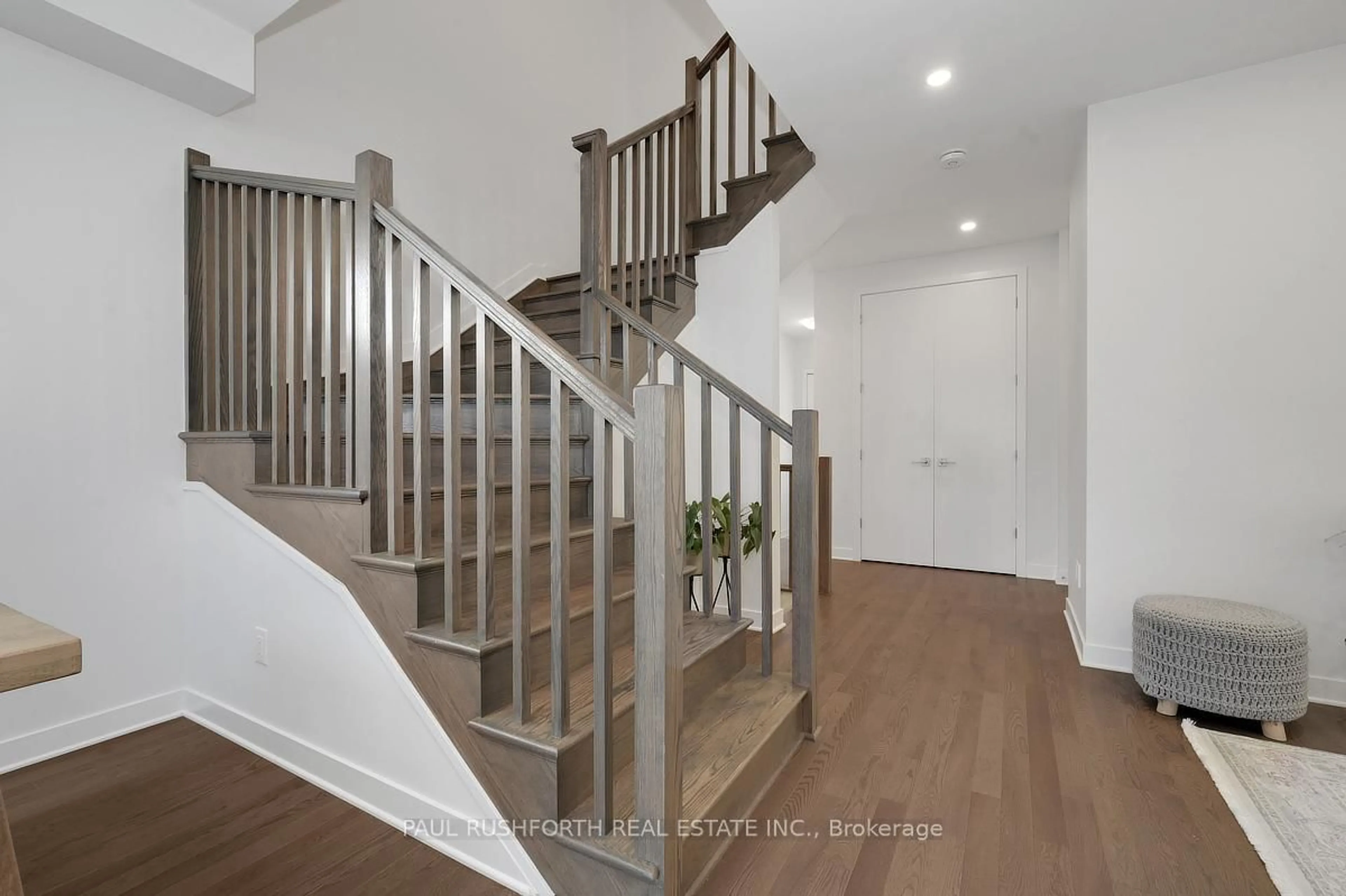 Stairs for 6483 Renaud Rd, Ottawa Ontario K1W 0R8