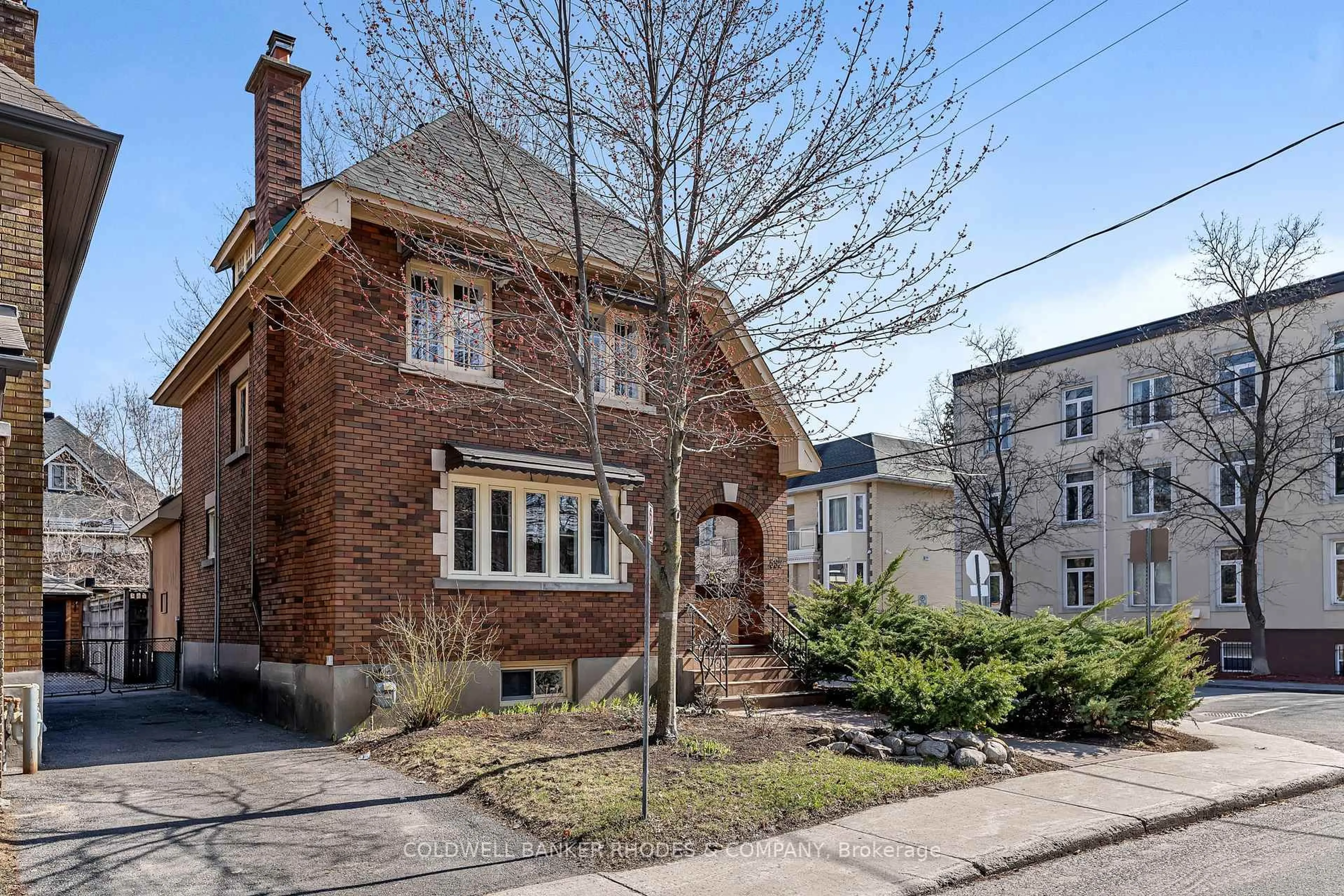 Home with brick exterior material, street for 592 Besserer St, Ottawa Ontario K1N 6C9
