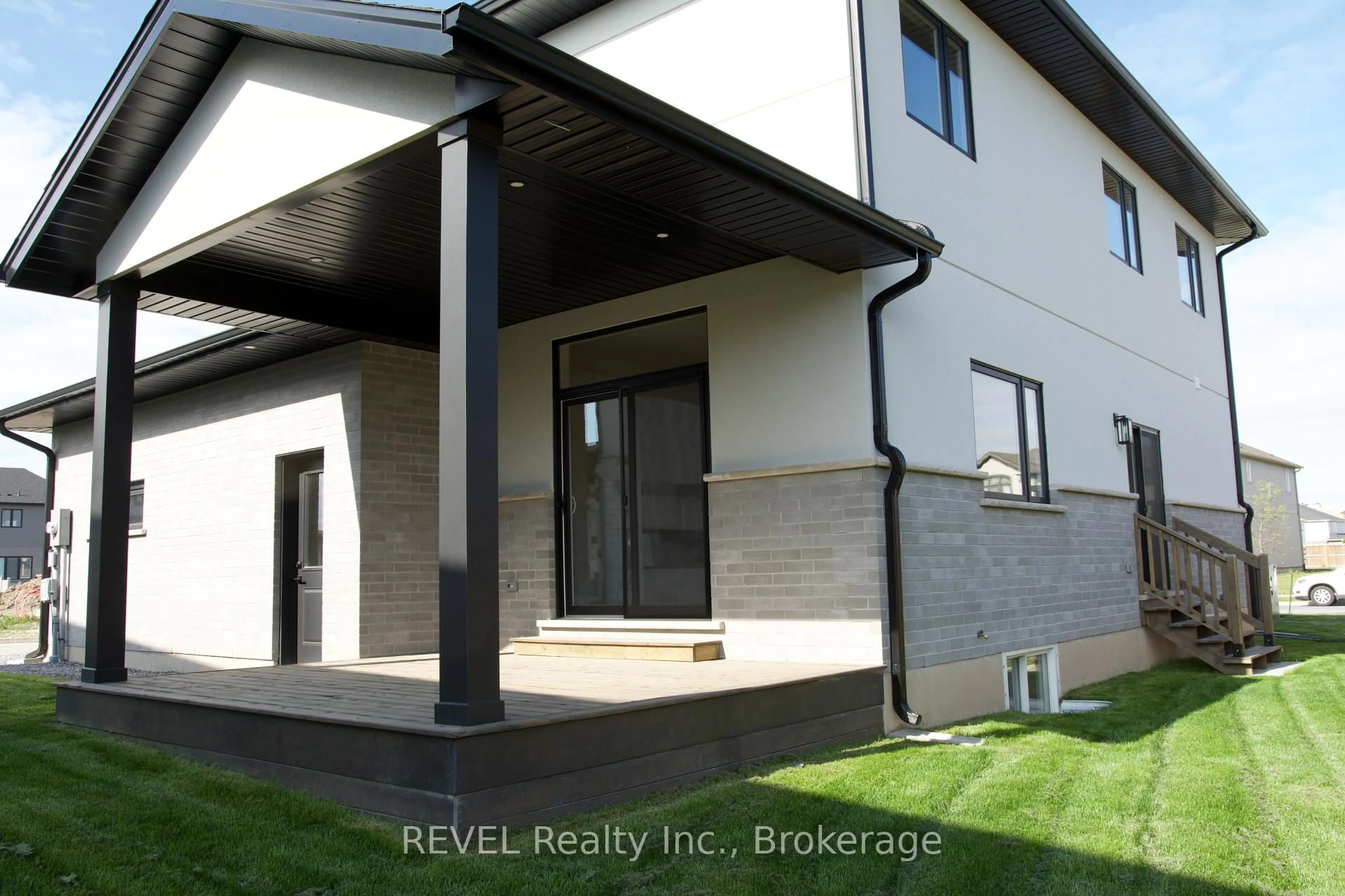 Unknown for 1 Elvira Way, Thorold Ontario L2V 0M7
