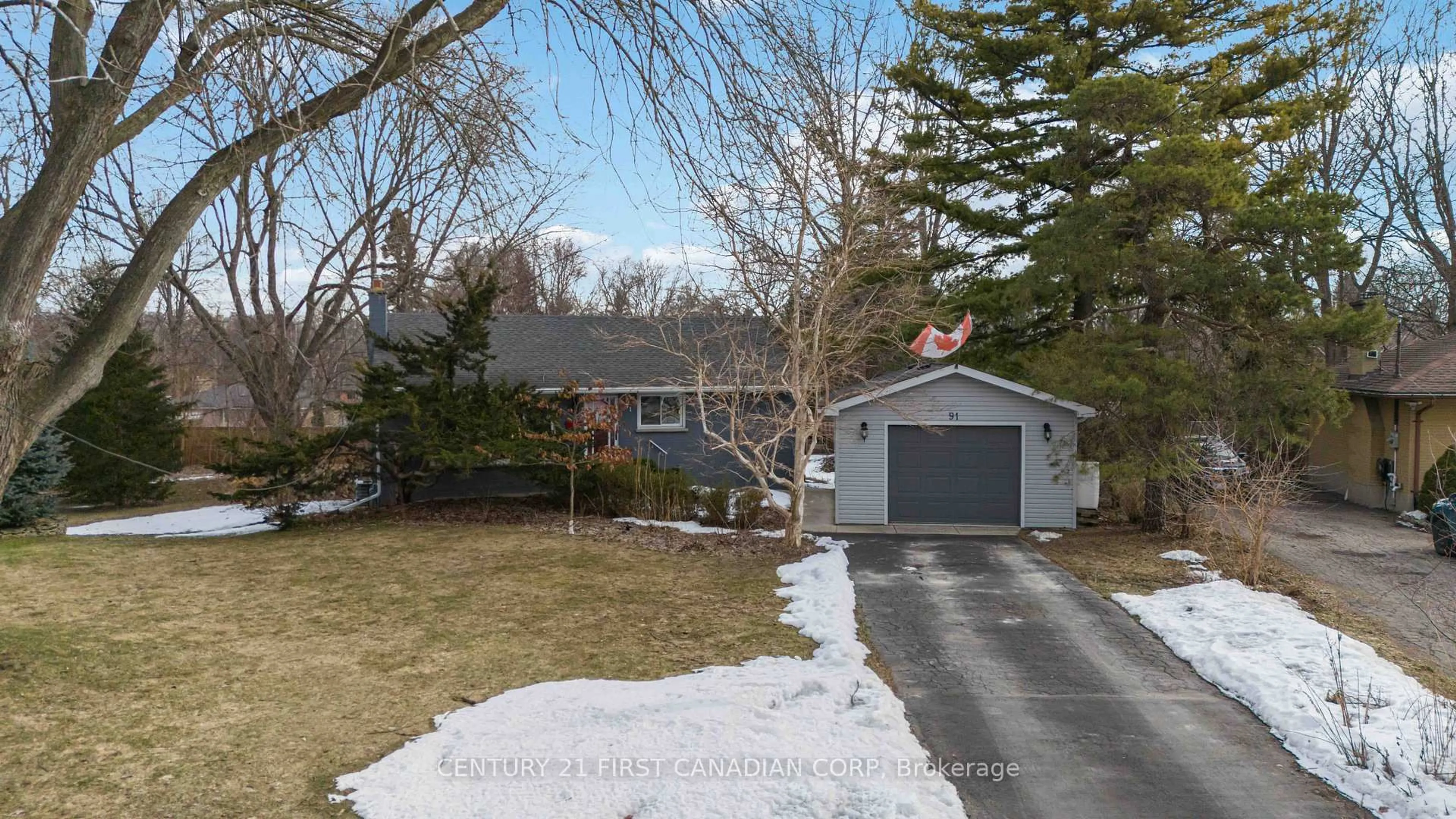 A pic from outside/outdoor area/front of a property/back of a property/a pic from drone, street for 91 Biscay Rd, London North Ontario N6H 3K8