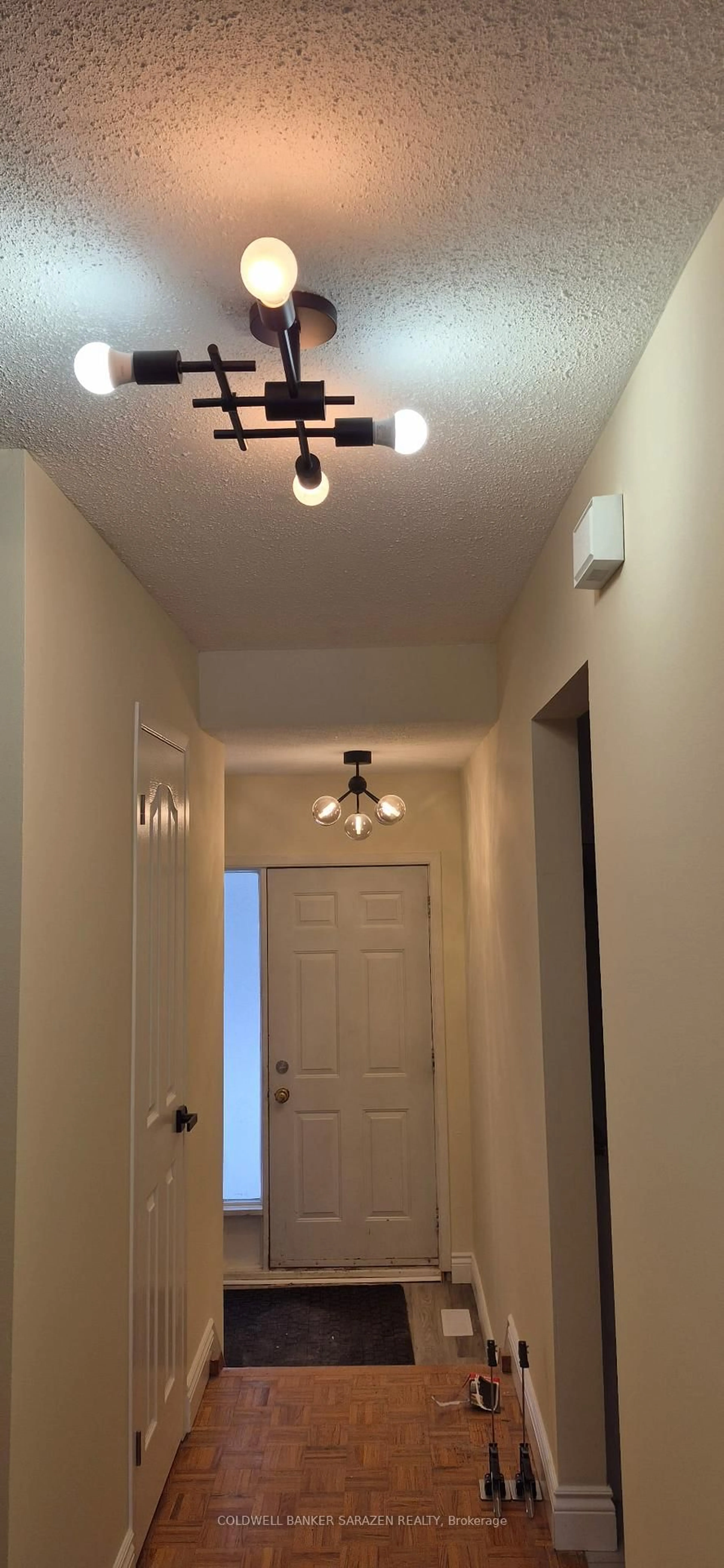 Indoor entryway for 38 Paddington Private, Ottawa Ontario K1V 0T2