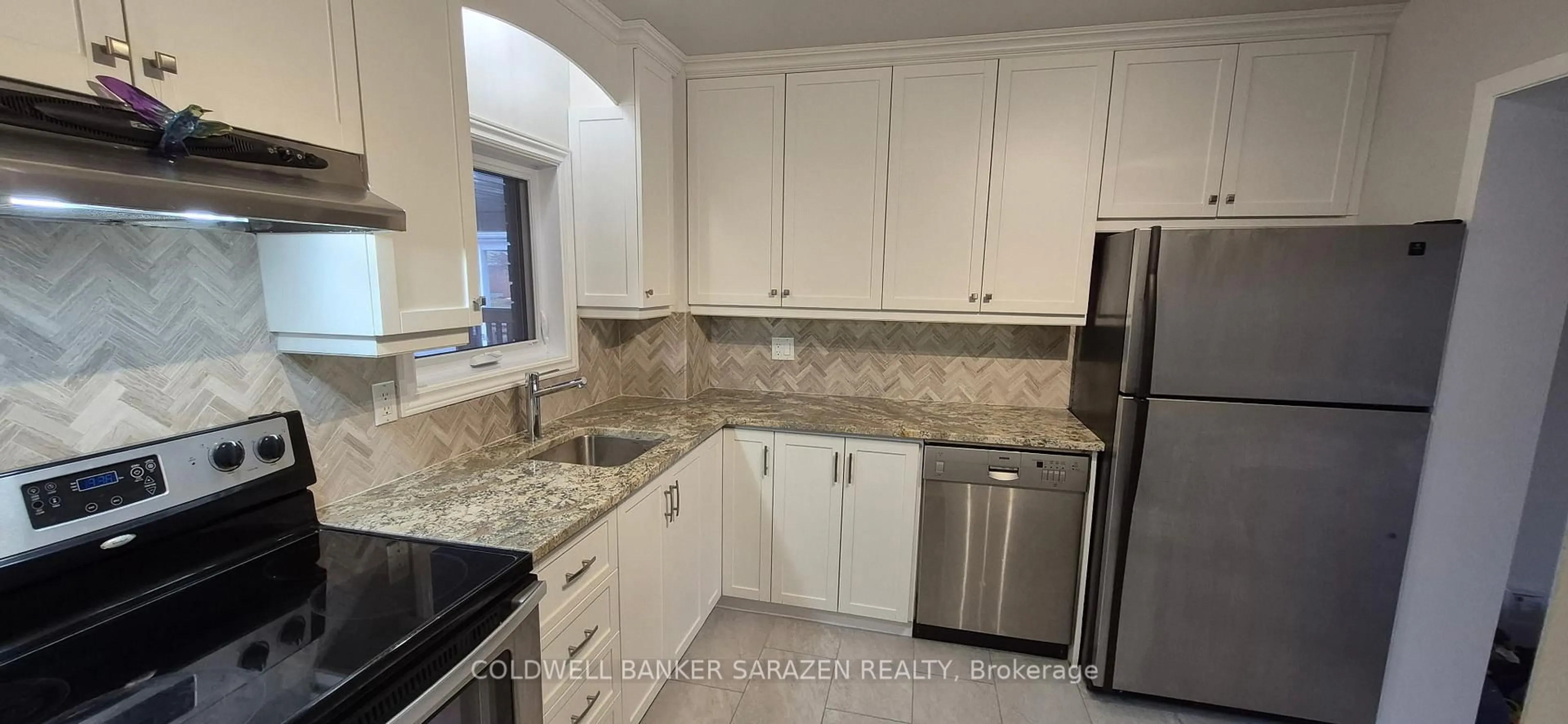 Standard kitchen, ceramic/tile floor for 38 Paddington Private, Ottawa Ontario K1V 0T2