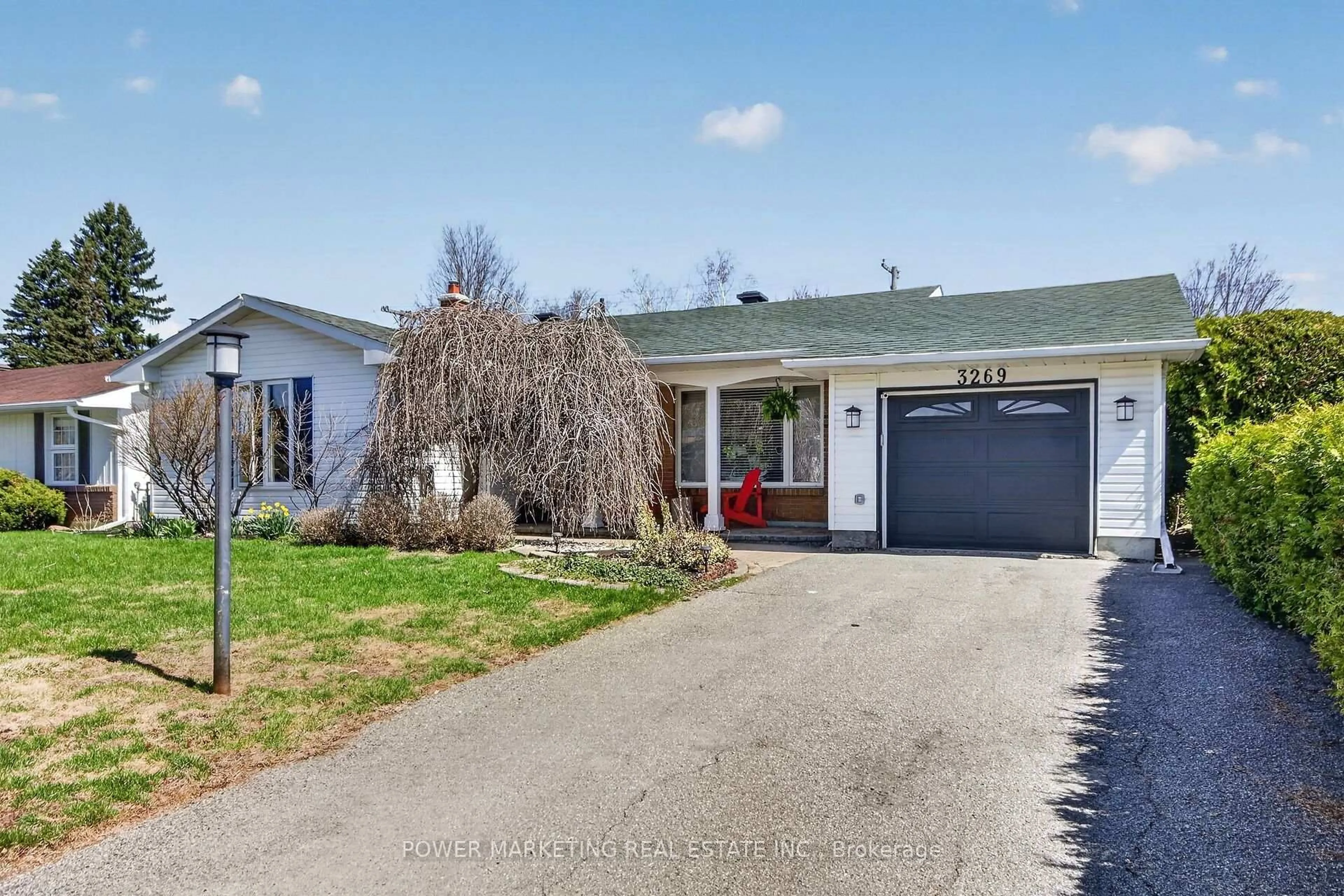 Unknown for 3269 CLEARWATER Cres, Ottawa Ontario K1V 7S3