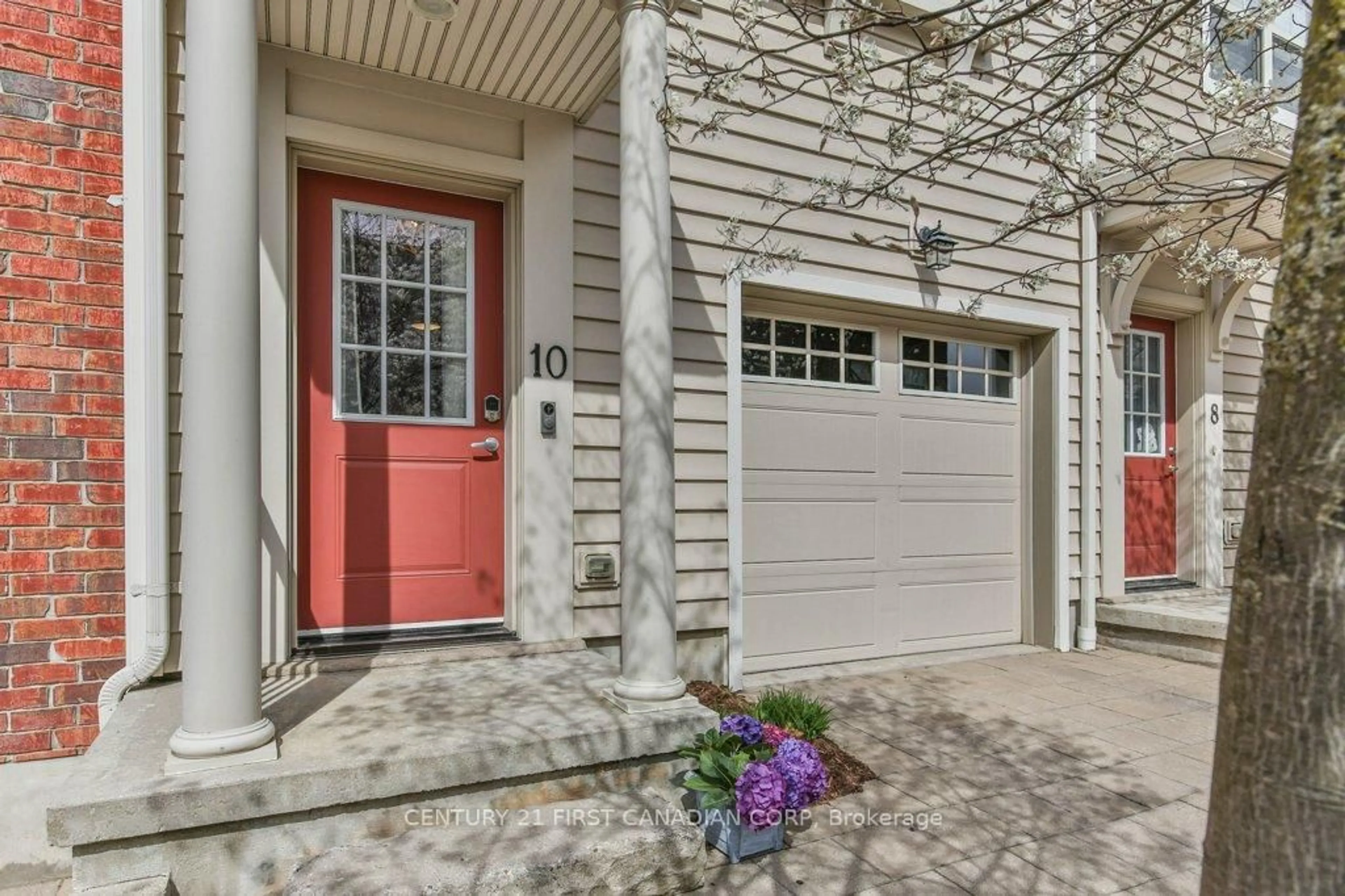 Indoor entryway for 1850 Beaverbrook Ave #10, London North Ontario N6H 0G7