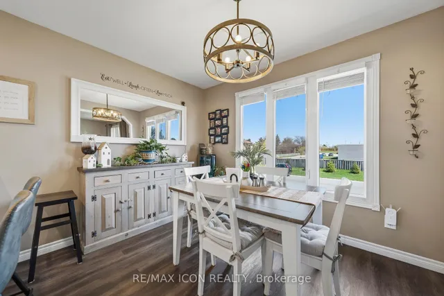 61 Carleton Crt, Thames Centre 3