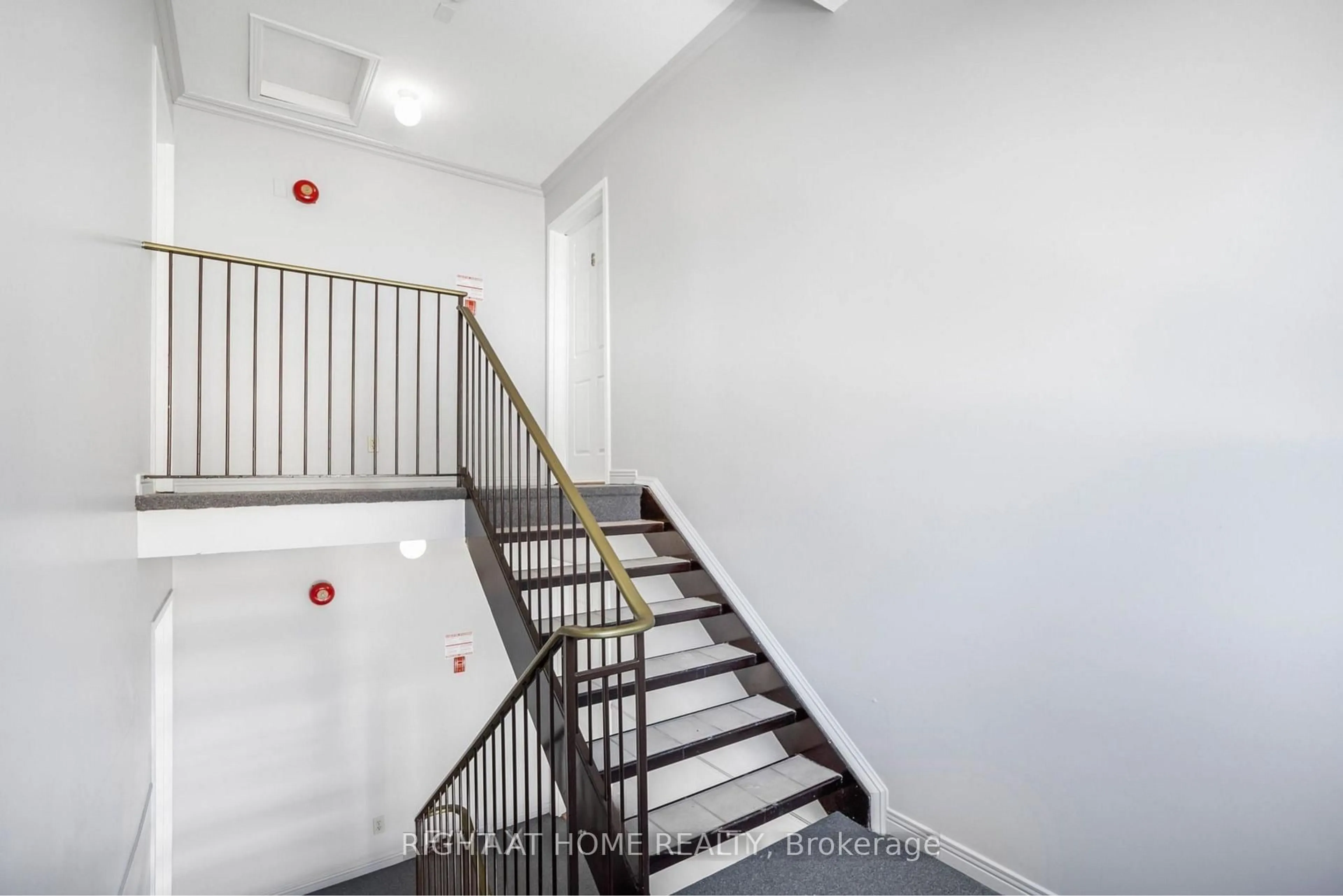 Stairs for 194-A Edwards St #6, Clarence-Rockland Ontario K4K 1H8