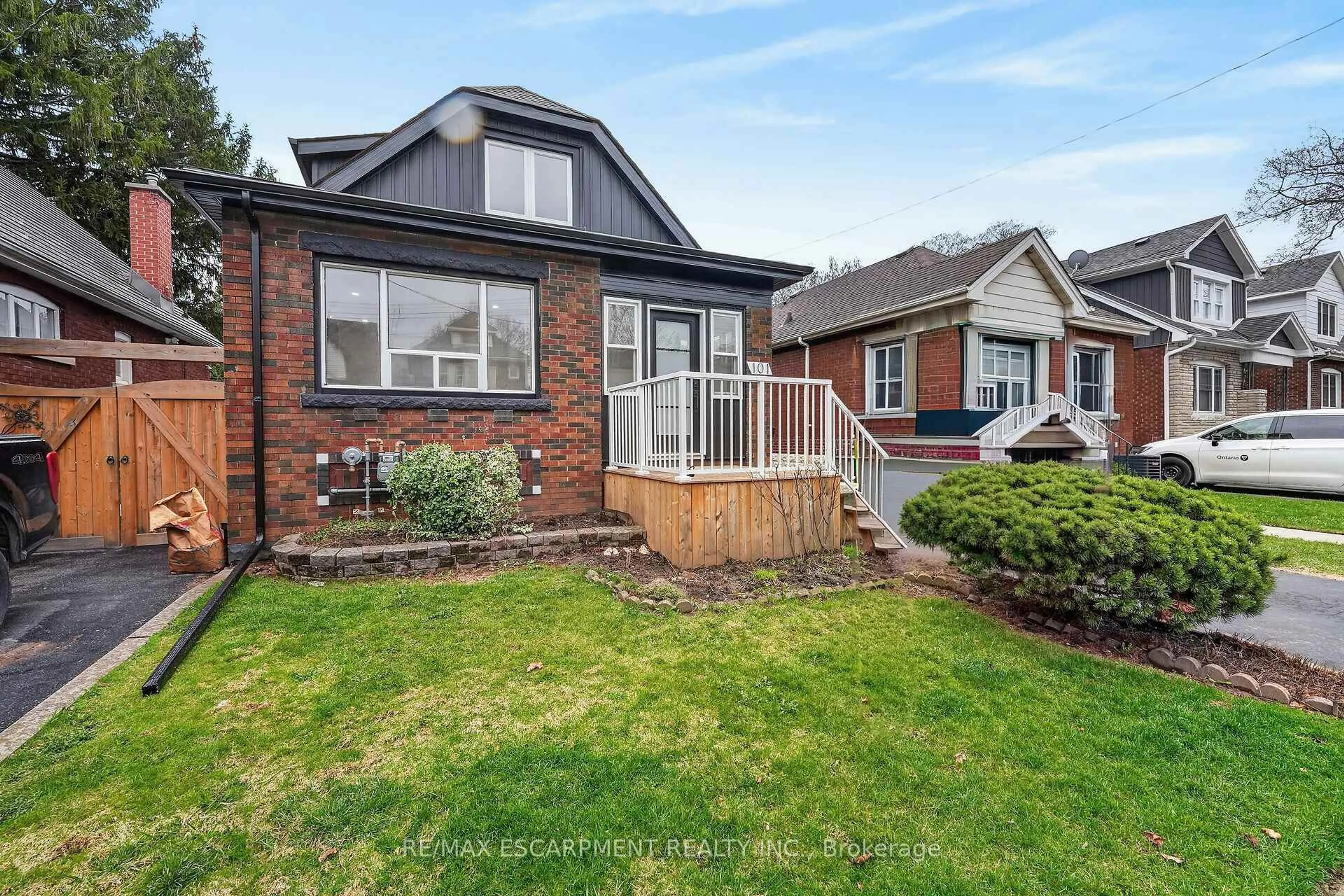 Home with brick exterior material, street for 101 Houghton Ave, Hamilton Ontario L8K 2M9