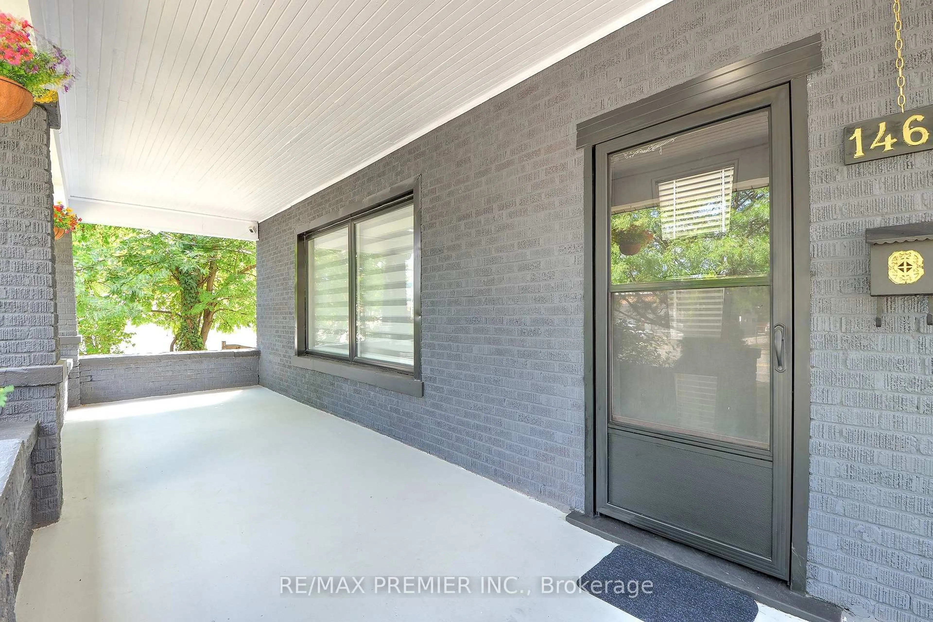 Unknown for 1467 Ouellette Ave, Windsor Ontario N8X 1K1