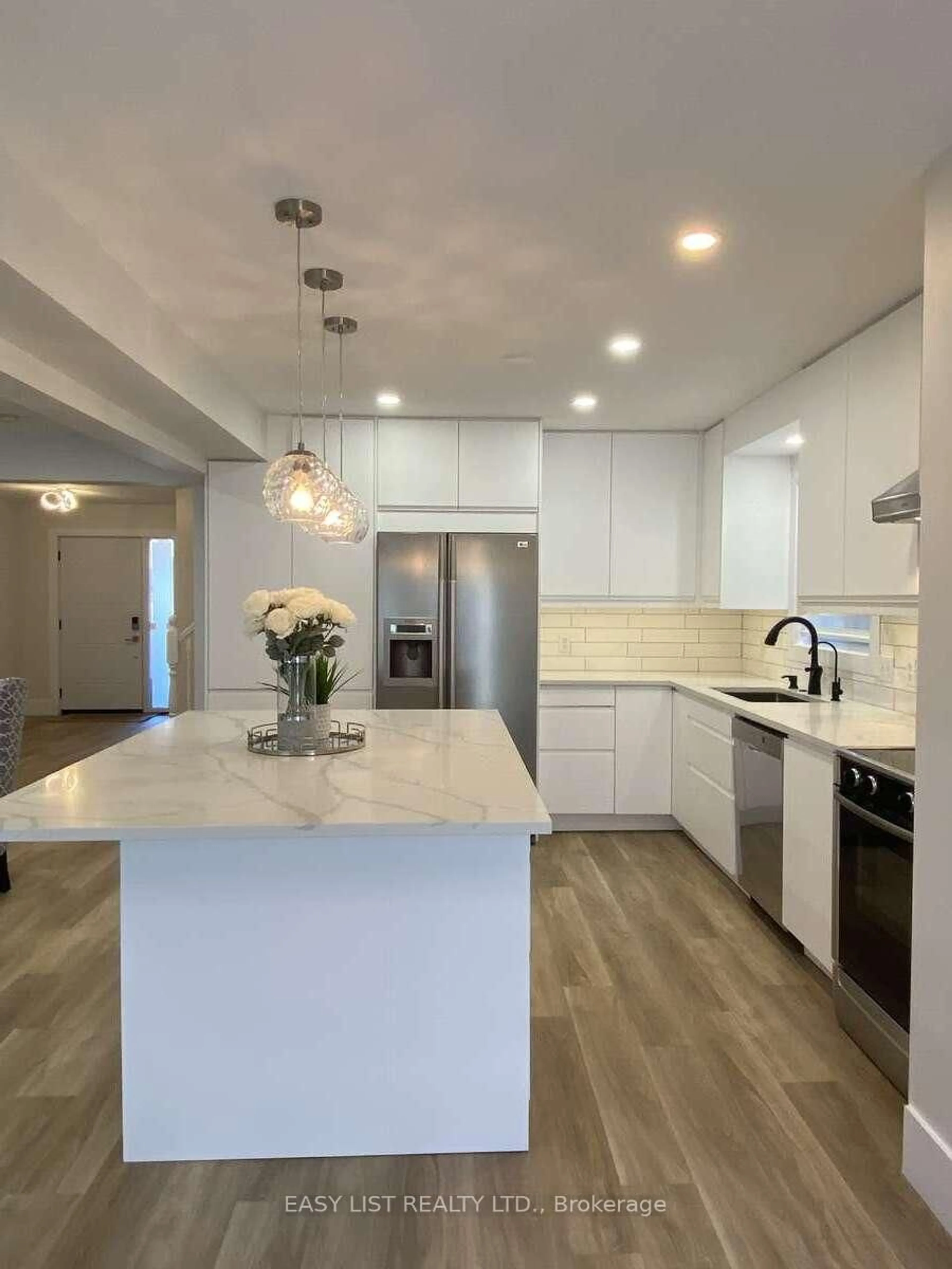 Open concept kitchen, unknown for 125 Steepleridge St, Kitchener Ontario N2P 2W2