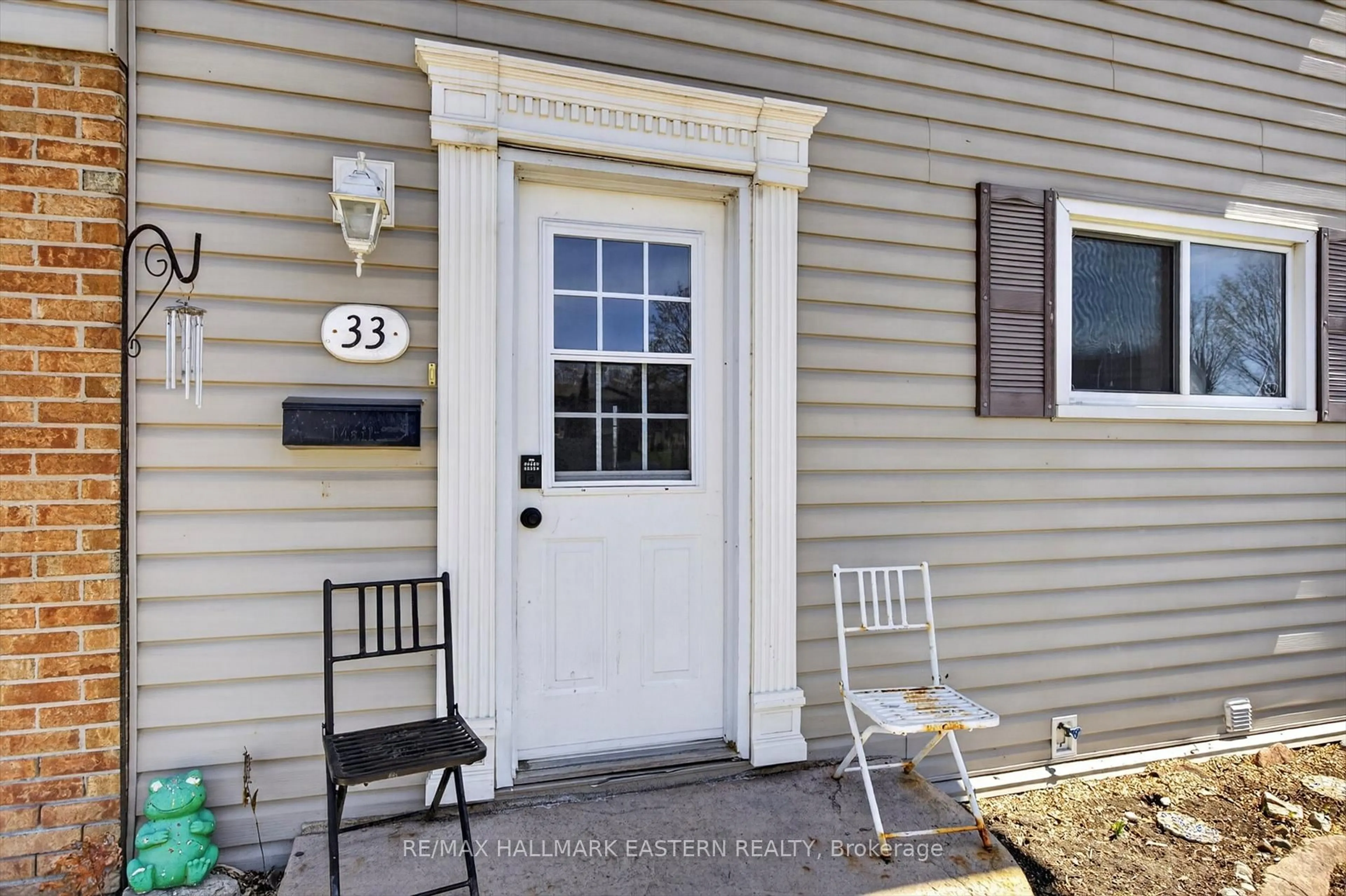 Indoor entryway for 996 Sydenham Rd ##33, Peterborough Ontario K9J 7V7