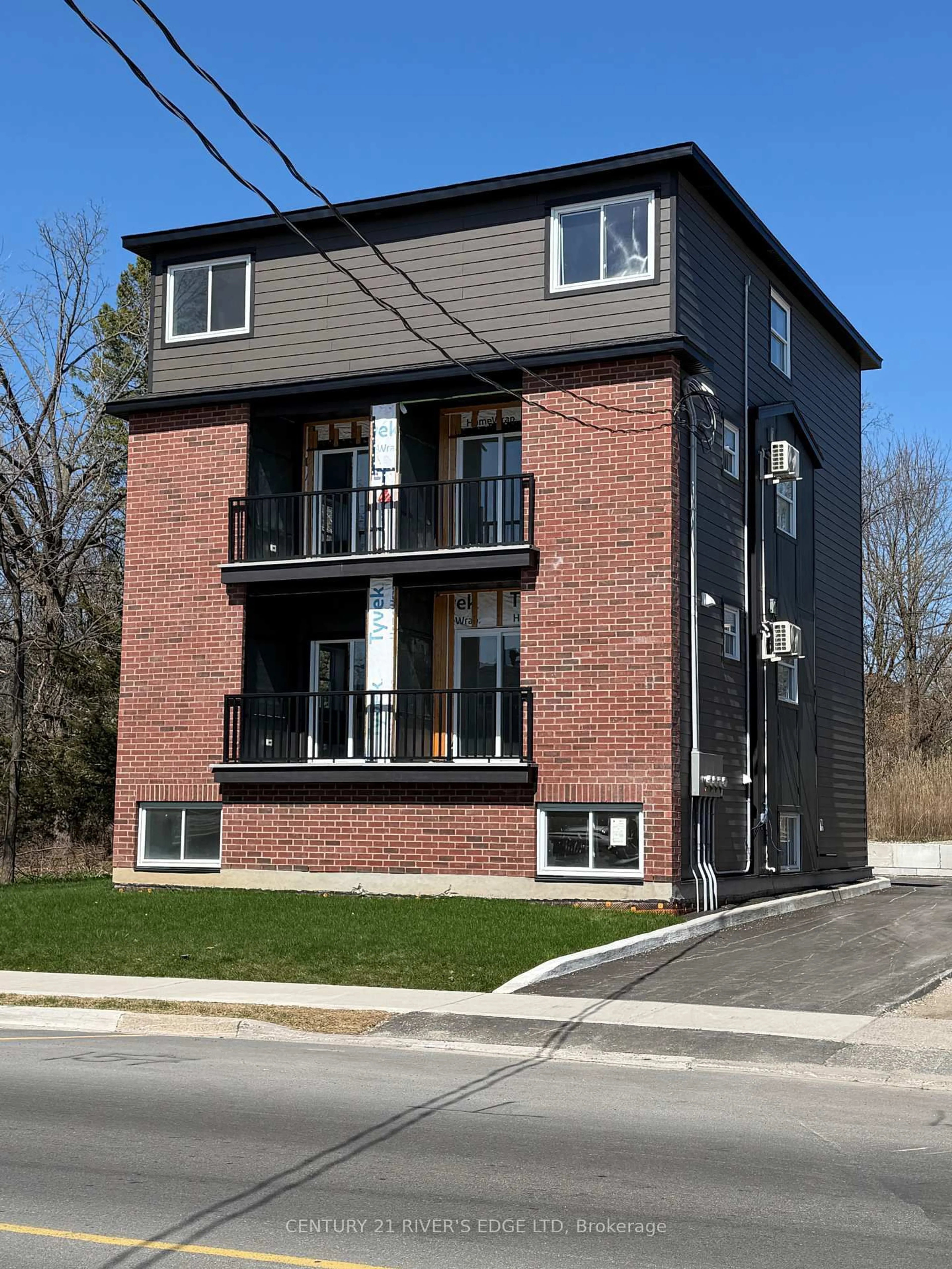 Home with brick exterior material, street for 131 Gore St, Perth Ontario K7H 1J6